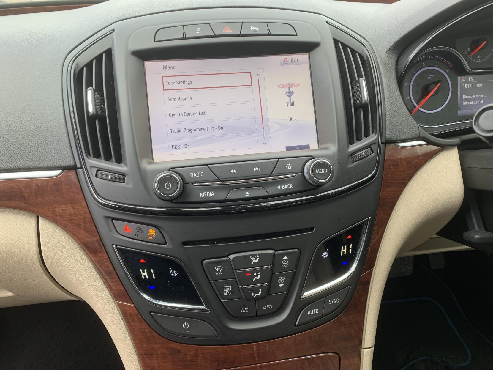 Vauxhall Insignia 2.0 CDTi Elite Nav Hatchback 5dr Diesel Auto Euro 5 (163 ps)