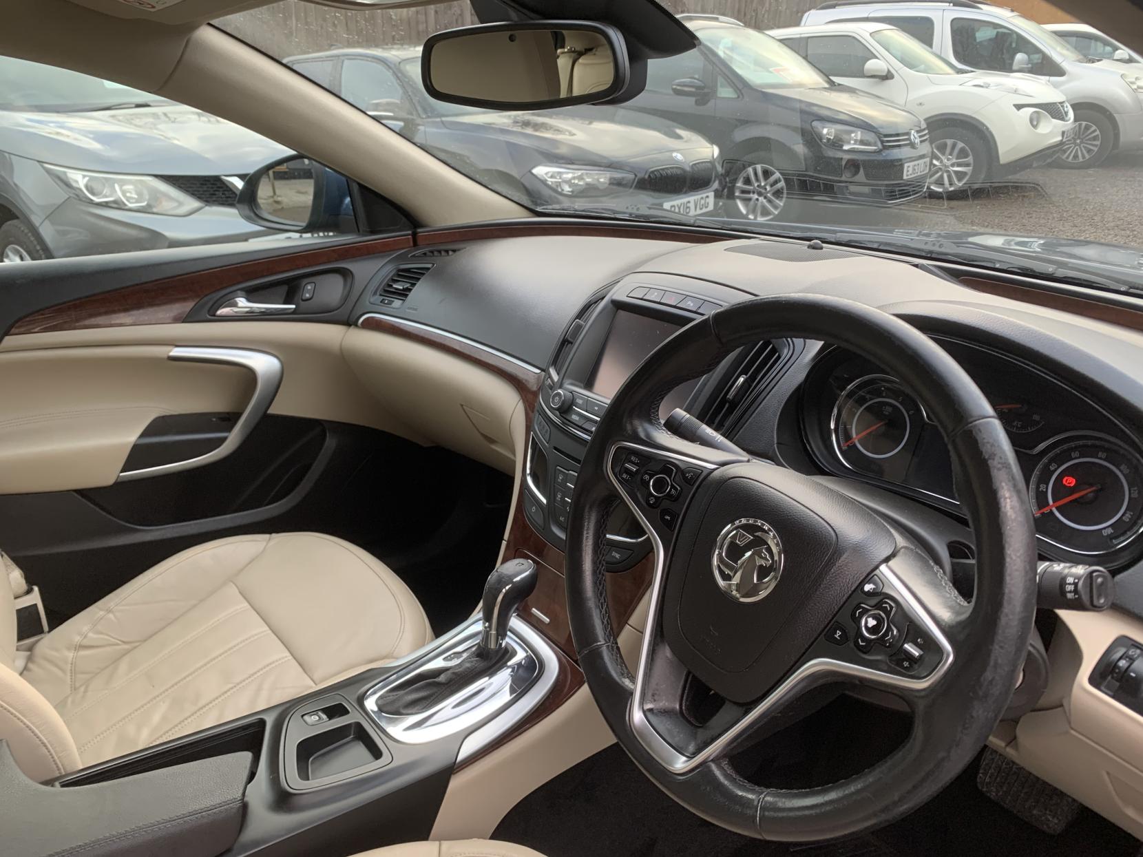 Vauxhall Insignia 2.0 CDTi Elite Nav Hatchback 5dr Diesel Auto Euro 5 (163 ps)