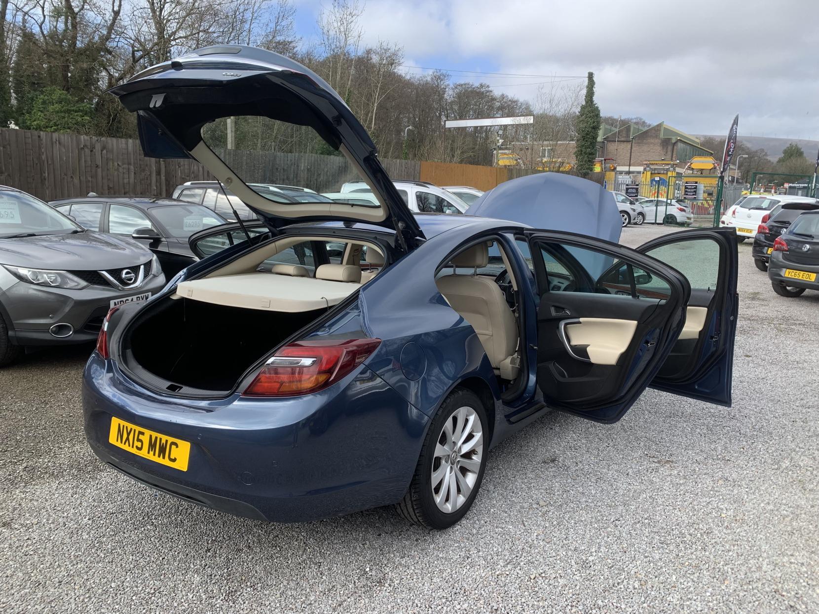 Vauxhall Insignia 2.0 CDTi Elite Nav Hatchback 5dr Diesel Auto Euro 5 (163 ps)