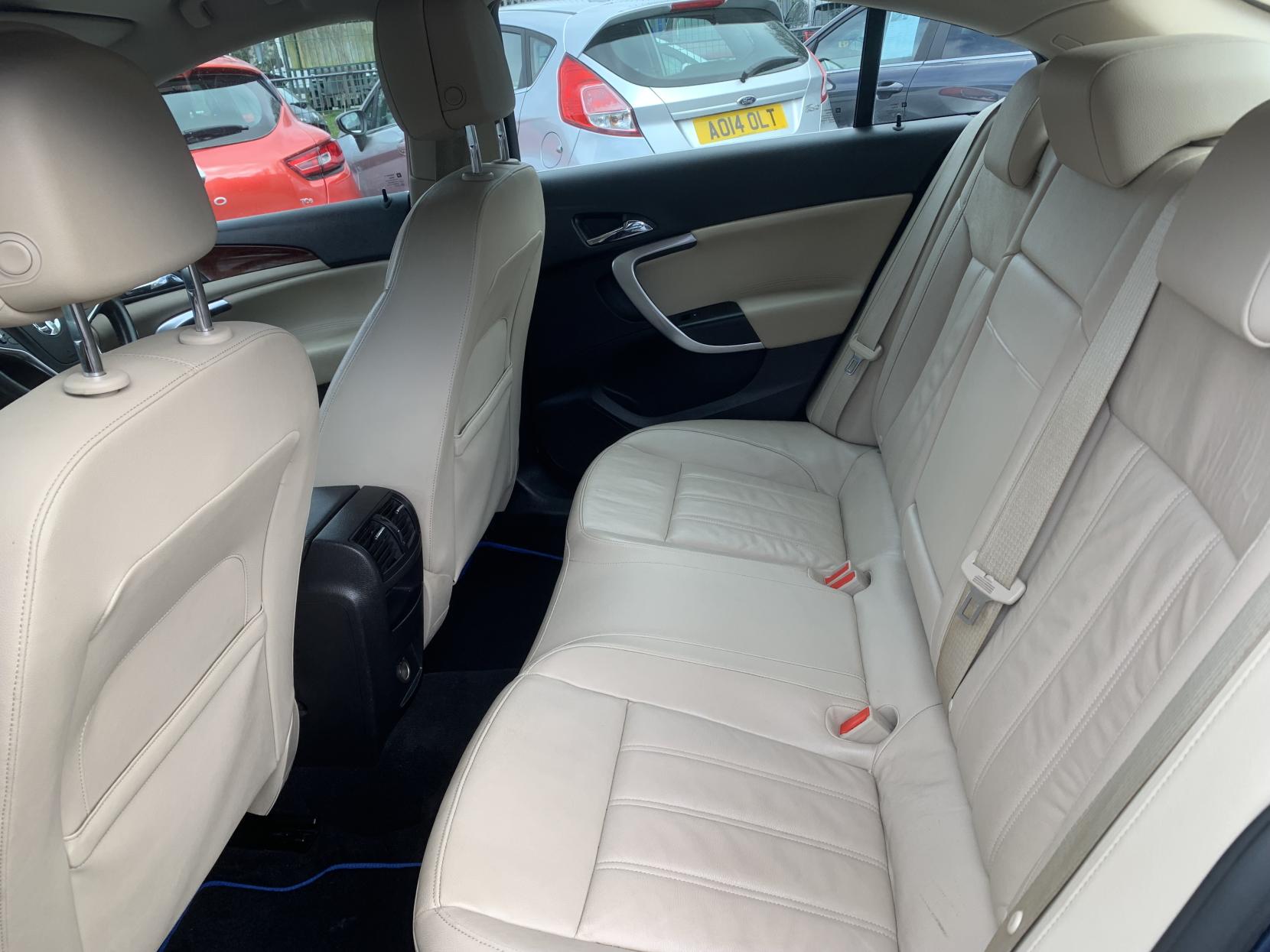 Vauxhall Insignia 2.0 CDTi Elite Nav Hatchback 5dr Diesel Auto Euro 5 (163 ps)