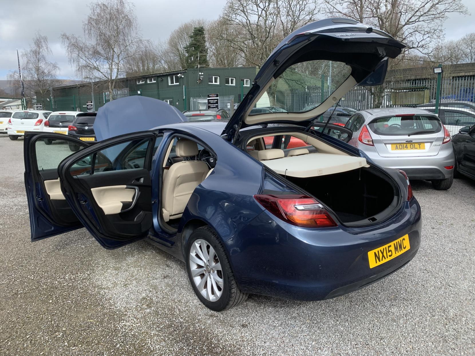 Vauxhall Insignia 2.0 CDTi Elite Nav Hatchback 5dr Diesel Auto Euro 5 (163 ps)