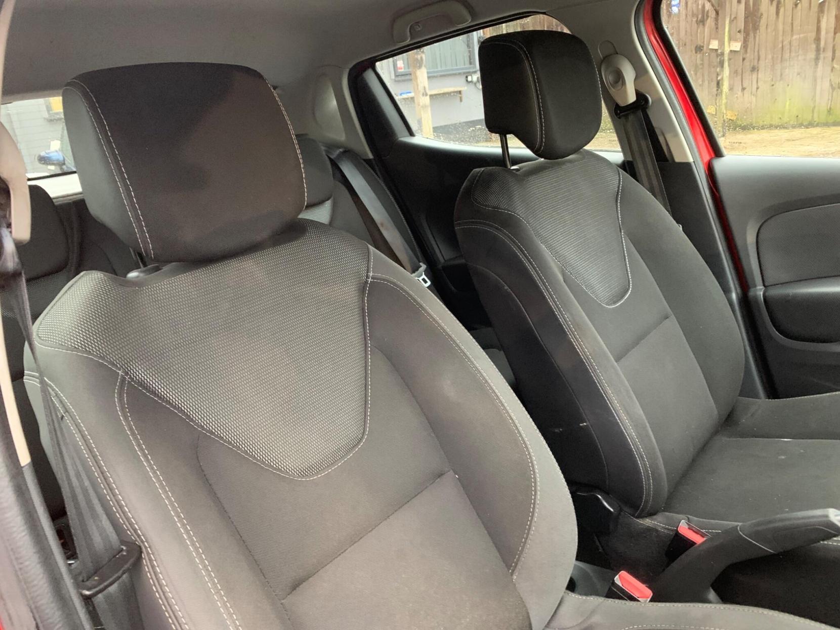 Renault Clio 0.9 TCe Dynamique Nav Euro 6 (s/s) 5dr