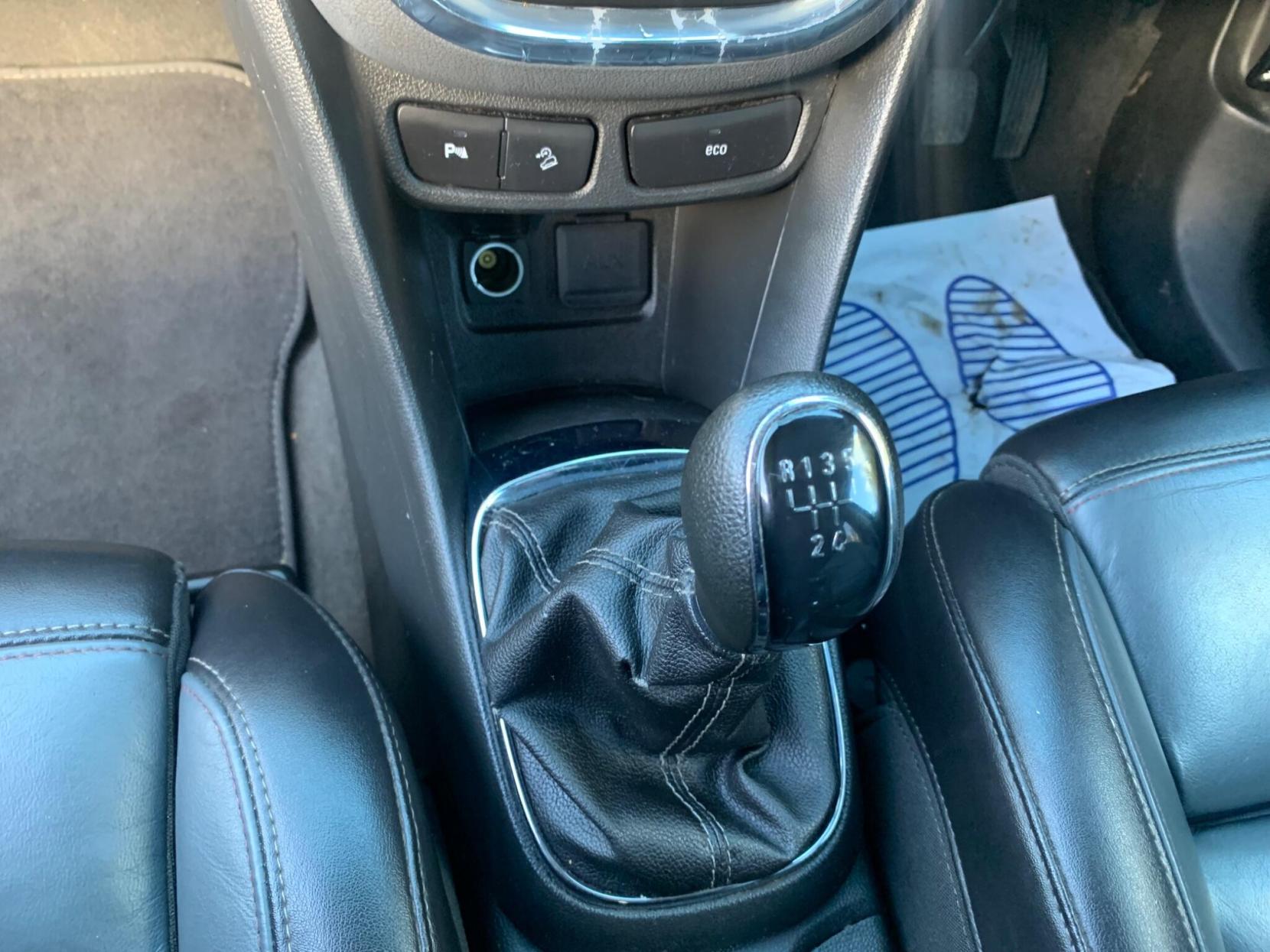 Vauxhall Mokka 1.6 SE 2WD Euro 5 (s/s) 5dr