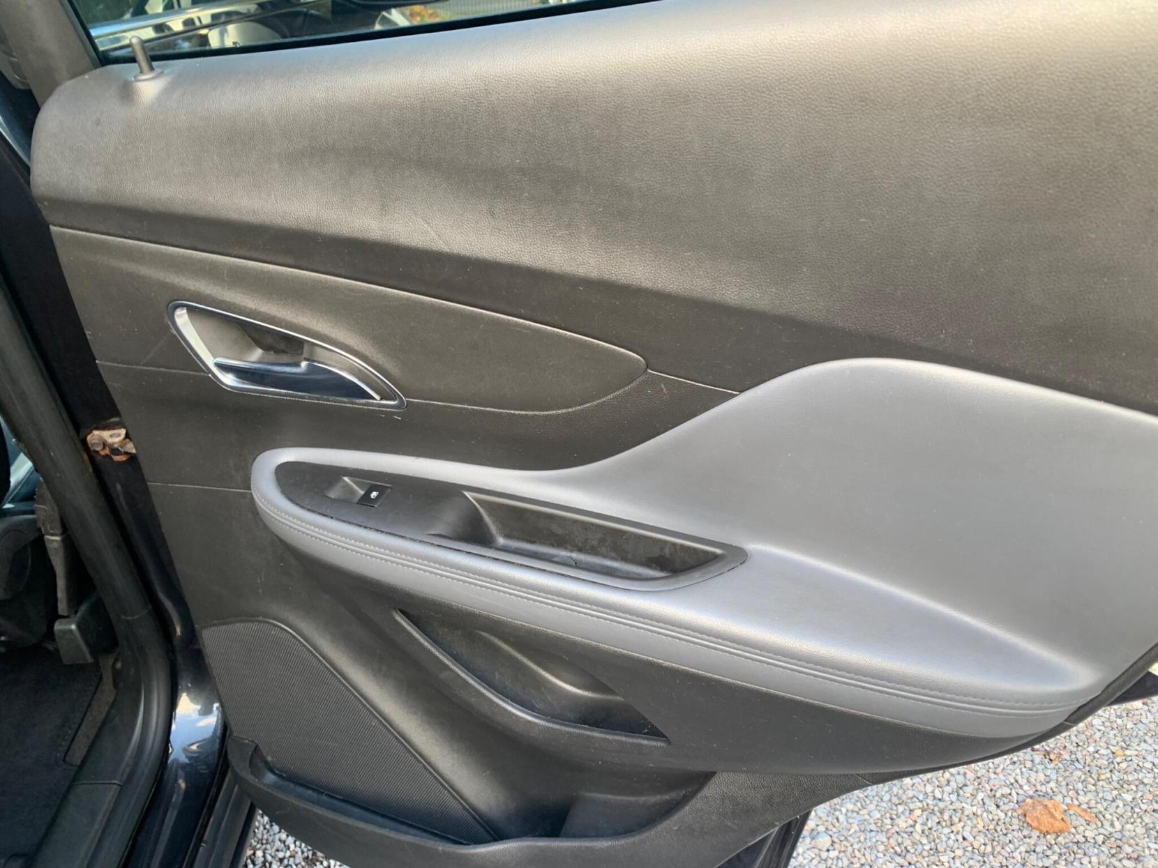 Vauxhall Mokka 1.6 SE 2WD Euro 5 (s/s) 5dr