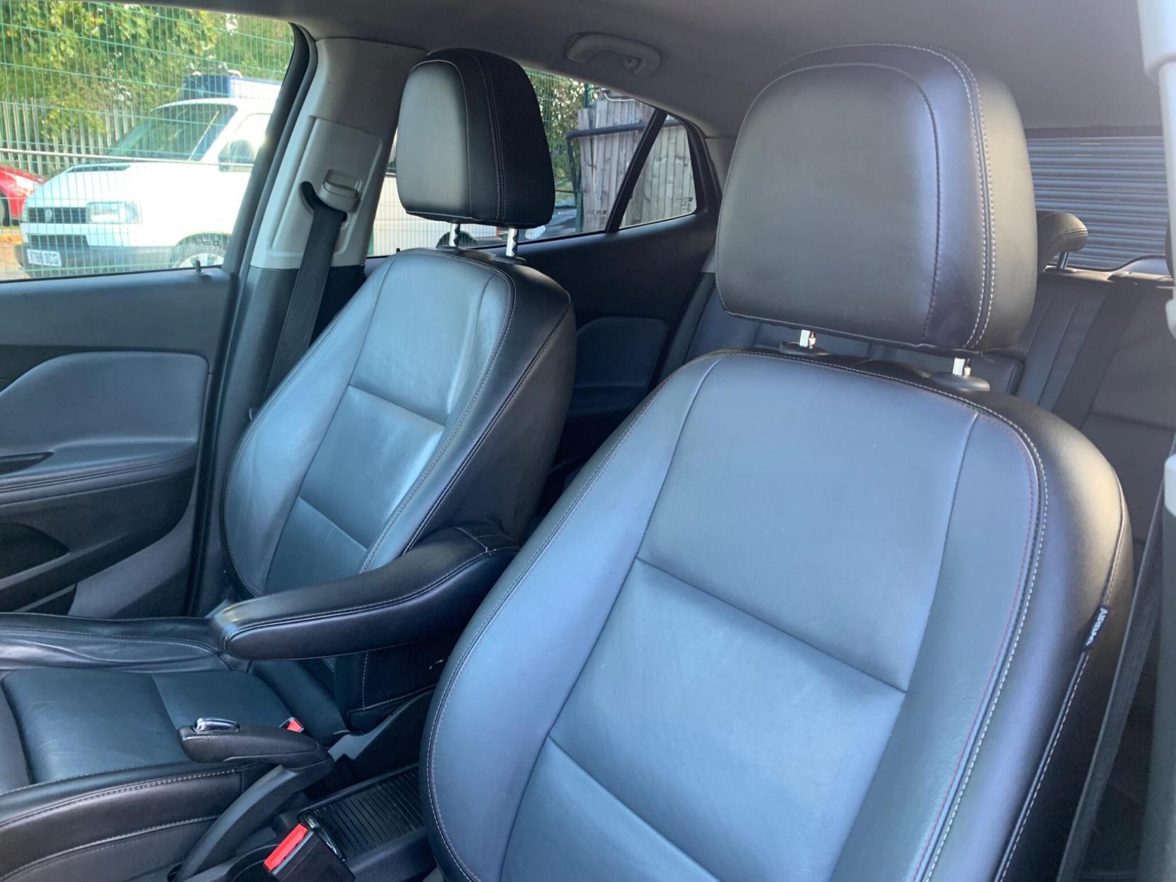 Vauxhall Mokka 1.6 SE 2WD Euro 5 (s/s) 5dr