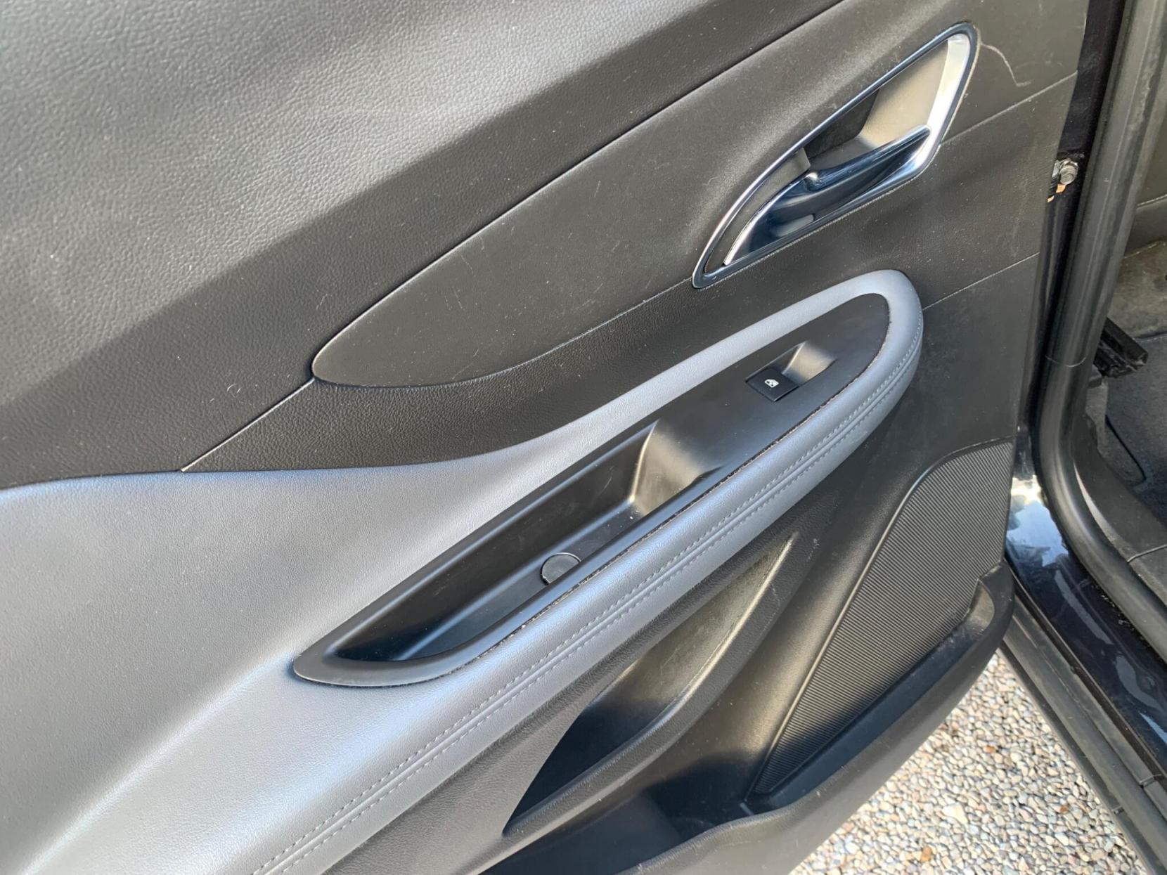 Vauxhall Mokka 1.6 SE 2WD Euro 5 (s/s) 5dr