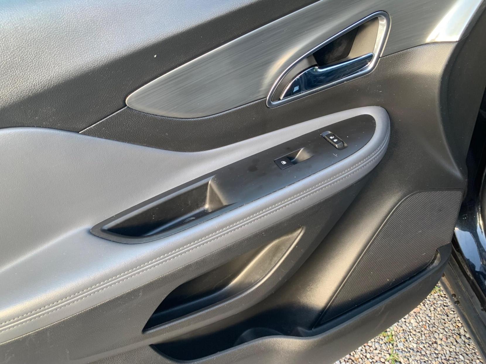 Vauxhall Mokka 1.6 SE 2WD Euro 5 (s/s) 5dr