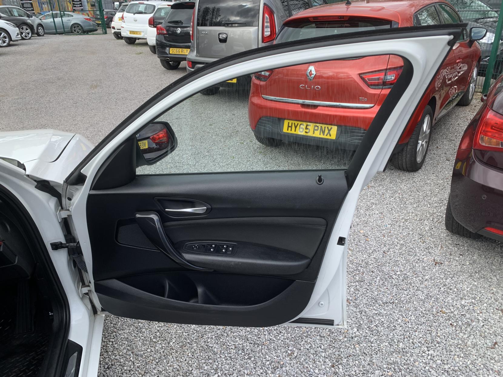 BMW 1 Series 2.0 116d Sport Hatchback 5dr Diesel Manual Euro 5 (s/s) (116 ps)