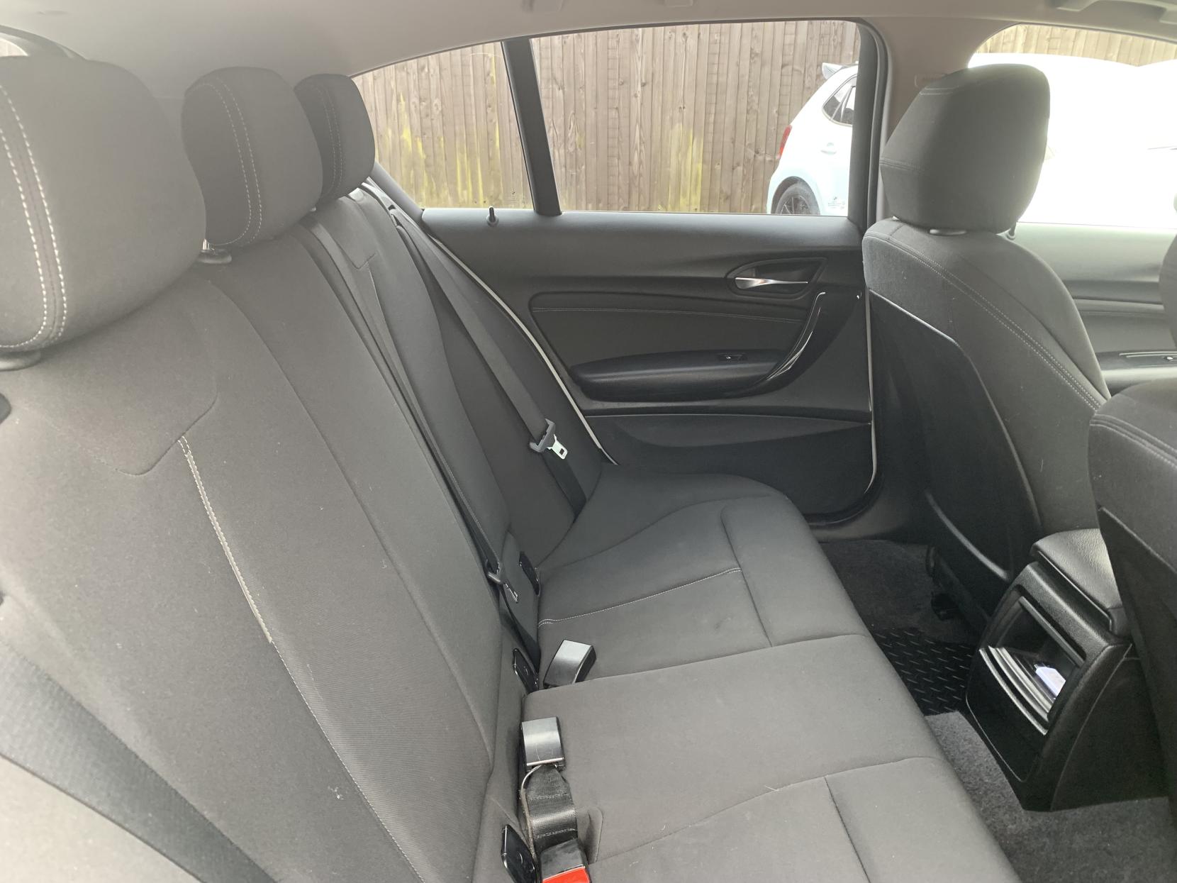 BMW 1 Series 2.0 116d Sport Hatchback 5dr Diesel Manual Euro 5 (s/s) (116 ps)