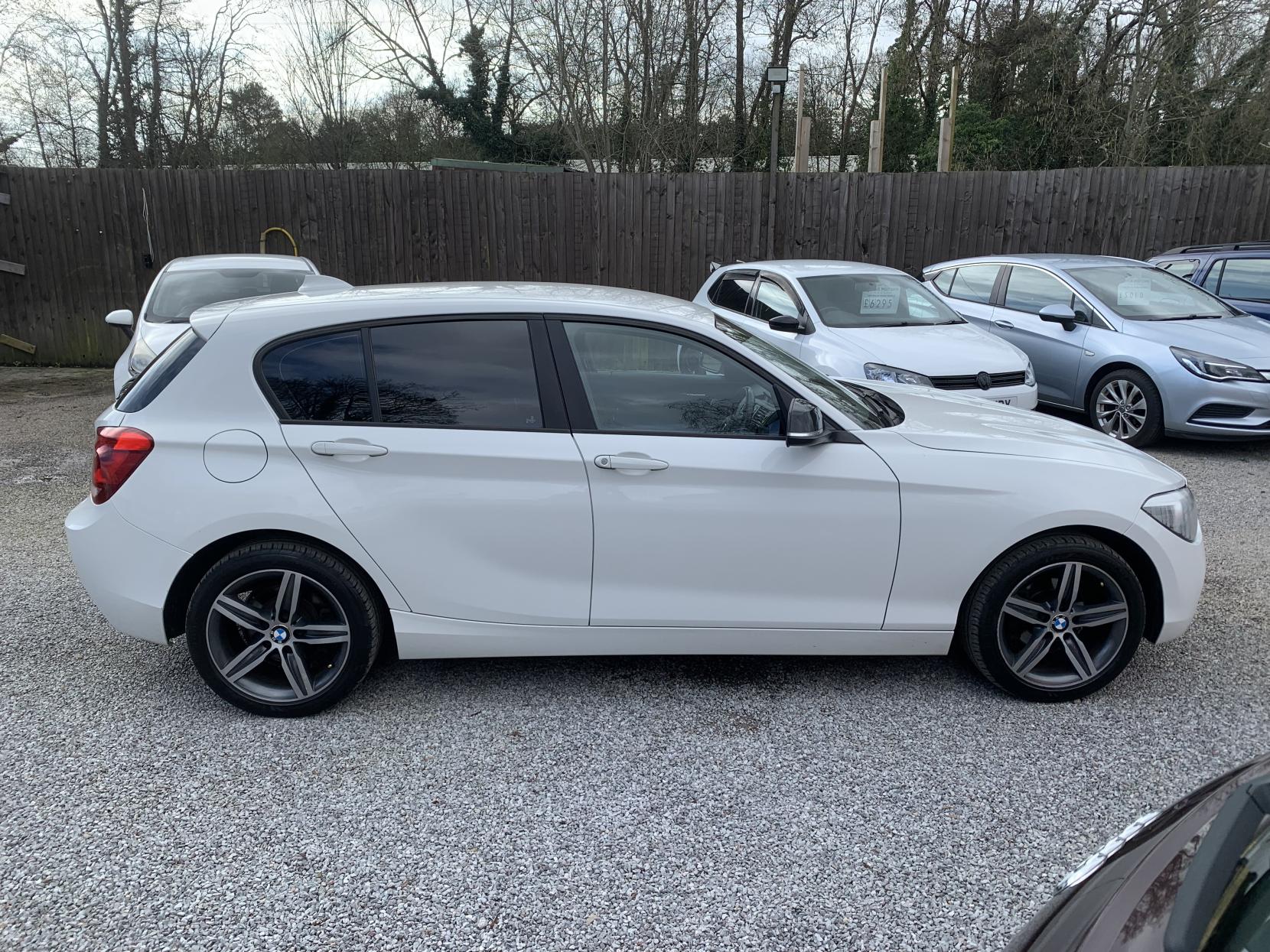 BMW 1 Series 2.0 116d Sport Hatchback 5dr Diesel Manual Euro 5 (s/s) (116 ps)