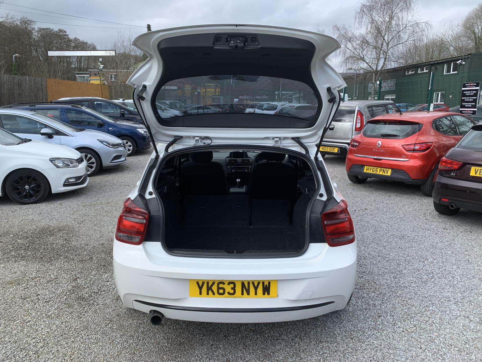 BMW 1 Series 2.0 116d Sport Hatchback 5dr Diesel Manual Euro 5 (s/s) (116 ps)