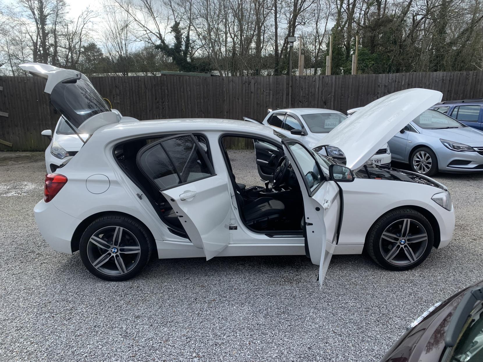 BMW 1 Series 2.0 116d Sport Hatchback 5dr Diesel Manual Euro 5 (s/s) (116 ps)