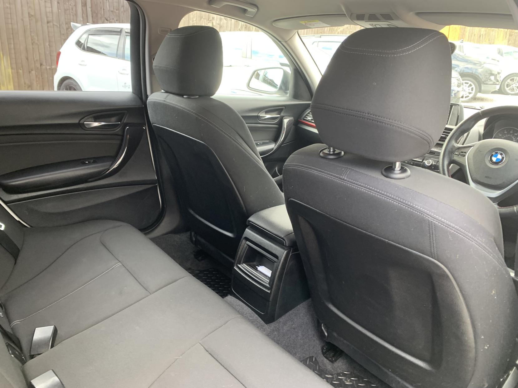 BMW 1 Series 2.0 116d Sport Hatchback 5dr Diesel Manual Euro 5 (s/s) (116 ps)