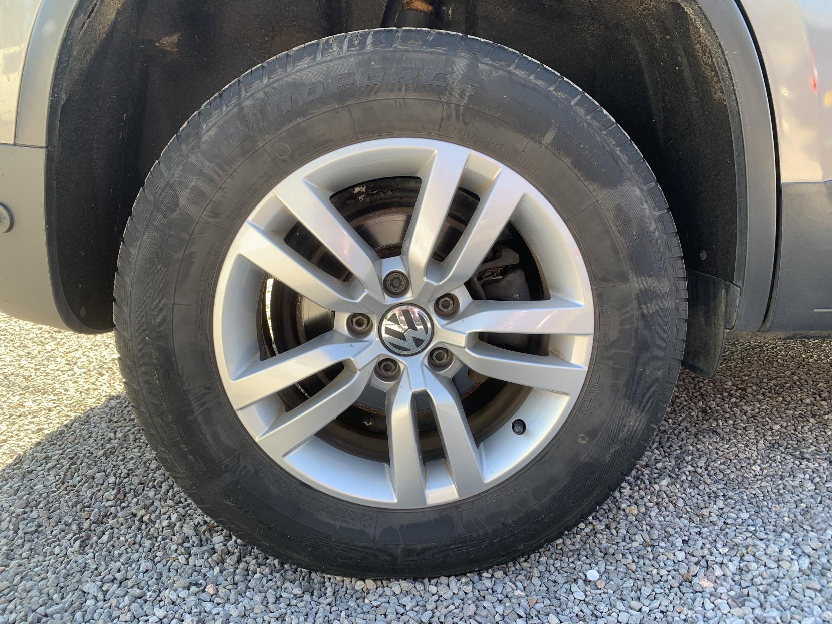 Volkswagen Tiguan 2.0 TDI BlueMotion Tech S SUV 5dr Diesel Manual 2WD Euro 5 (s/s) (110 ps)