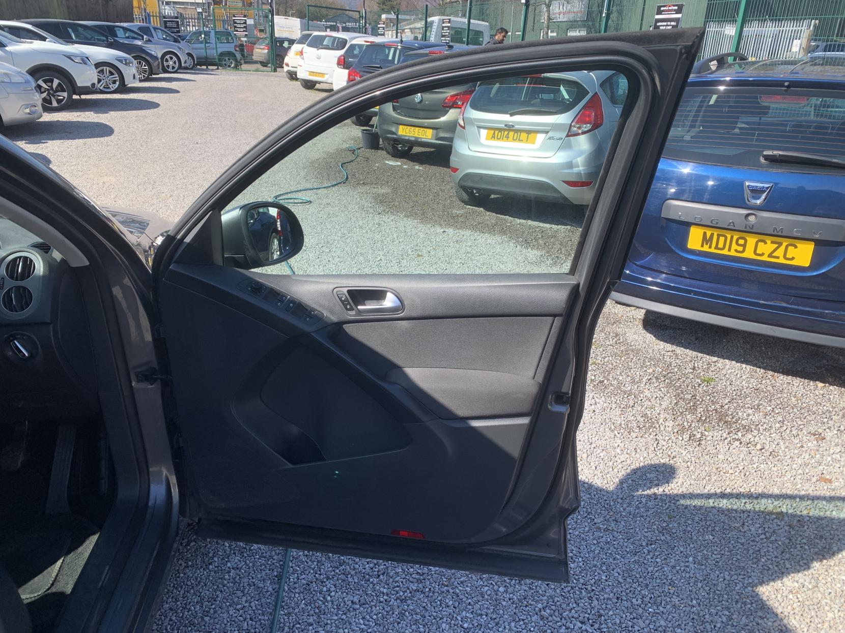 Volkswagen Tiguan 2.0 TDI BlueMotion Tech S SUV 5dr Diesel Manual 2WD Euro 5 (s/s) (110 ps)