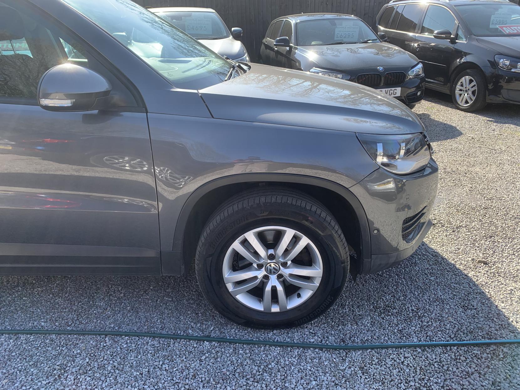 Volkswagen Tiguan 2.0 TDI BlueMotion Tech S SUV 5dr Diesel Manual 2WD Euro 5 (s/s) (110 ps)