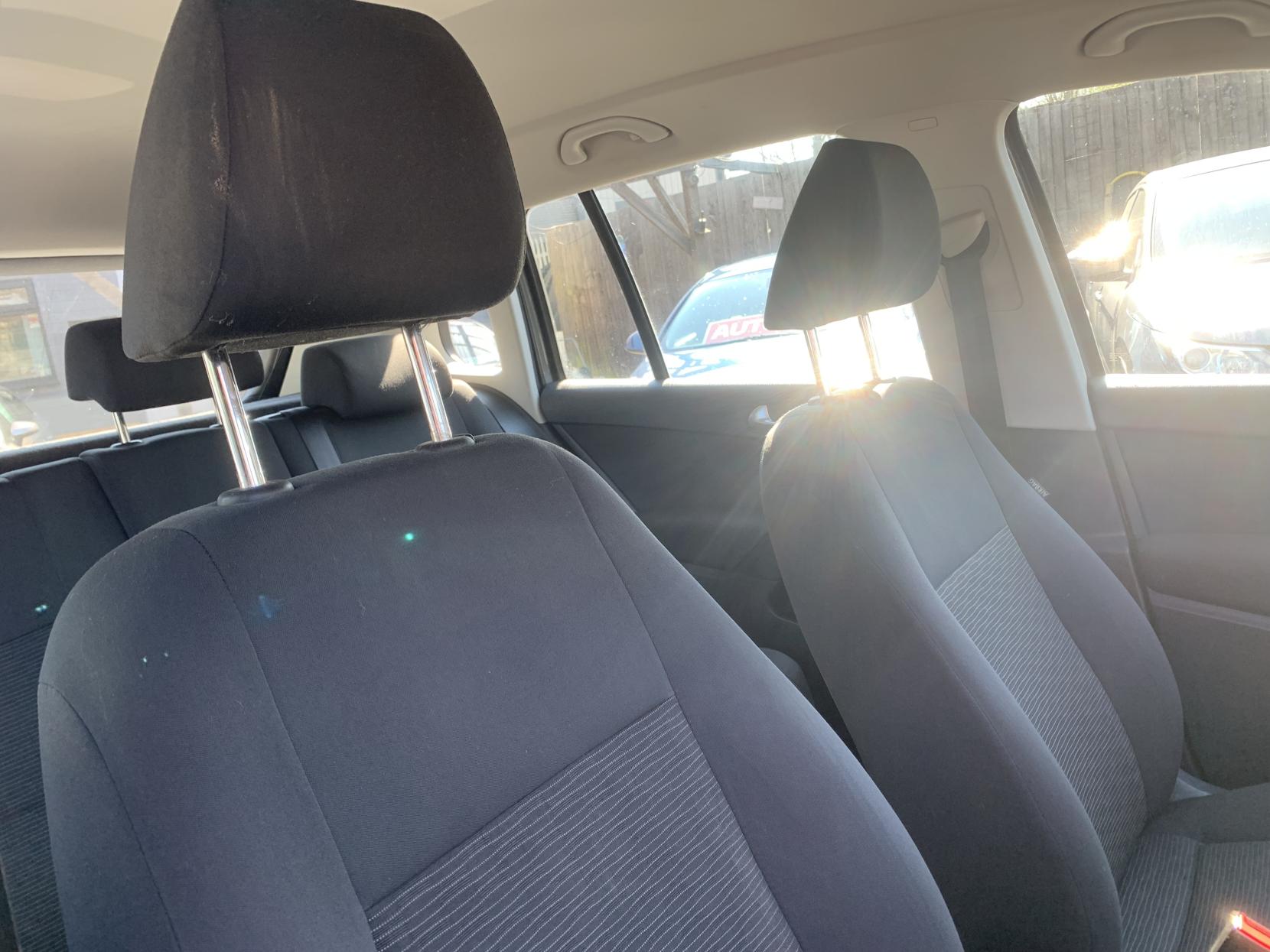 Volkswagen Tiguan 2.0 TDI BlueMotion Tech S SUV 5dr Diesel Manual 2WD Euro 5 (s/s) (110 ps)