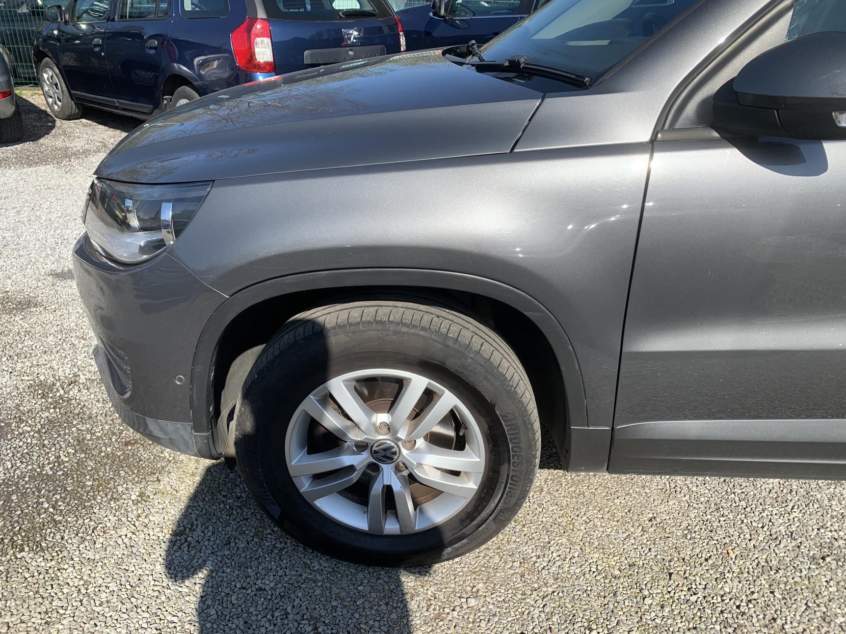 Volkswagen Tiguan 2.0 TDI BlueMotion Tech S SUV 5dr Diesel Manual 2WD Euro 5 (s/s) (110 ps)