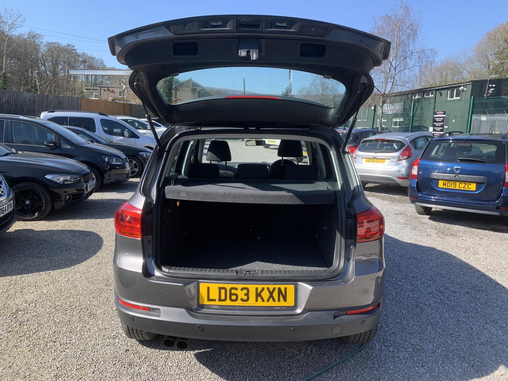 Volkswagen Tiguan 2.0 TDI BlueMotion Tech S SUV 5dr Diesel Manual 2WD Euro 5 (s/s) (110 ps)