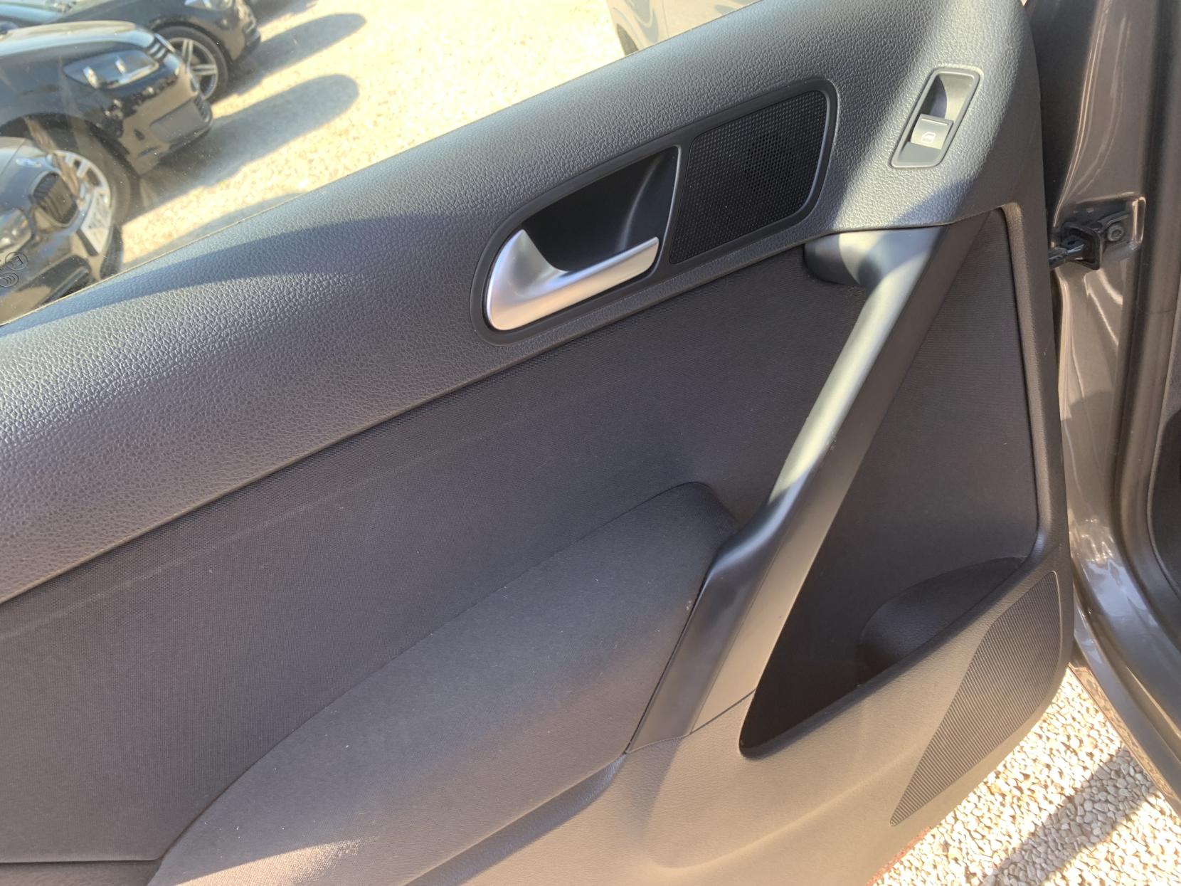 Volkswagen Tiguan 2.0 TDI BlueMotion Tech S SUV 5dr Diesel Manual 2WD Euro 5 (s/s) (110 ps)