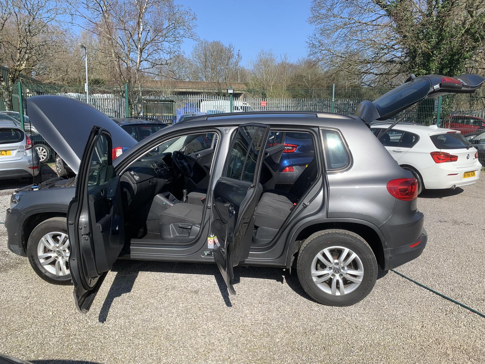 Volkswagen Tiguan 2.0 TDI BlueMotion Tech S SUV 5dr Diesel Manual 2WD Euro 5 (s/s) (110 ps)