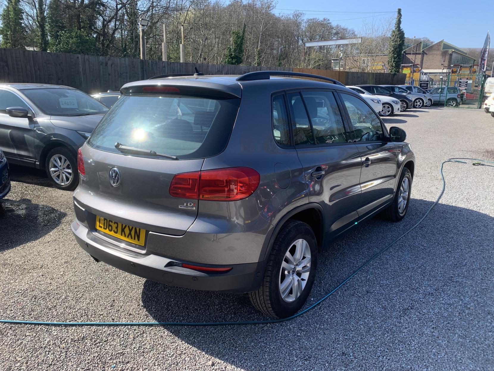 Volkswagen Tiguan 2.0 TDI BlueMotion Tech S SUV 5dr Diesel Manual 2WD Euro 5 (s/s) (110 ps)