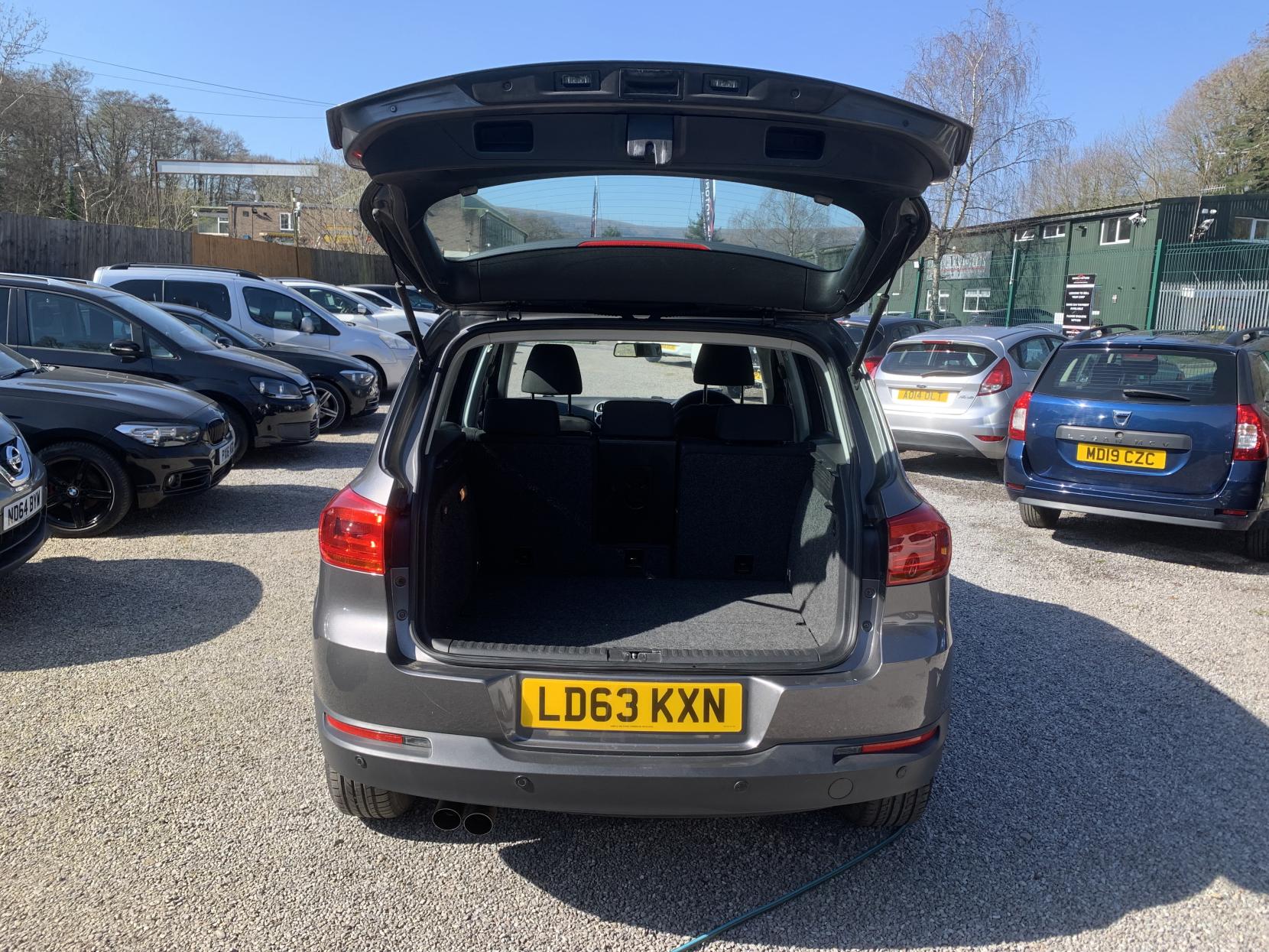 Volkswagen Tiguan 2.0 TDI BlueMotion Tech S SUV 5dr Diesel Manual 2WD Euro 5 (s/s) (110 ps)