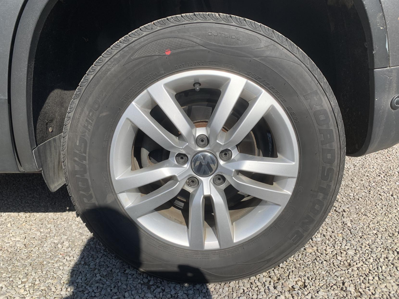 Volkswagen Tiguan 2.0 TDI BlueMotion Tech S SUV 5dr Diesel Manual 2WD Euro 5 (s/s) (110 ps)