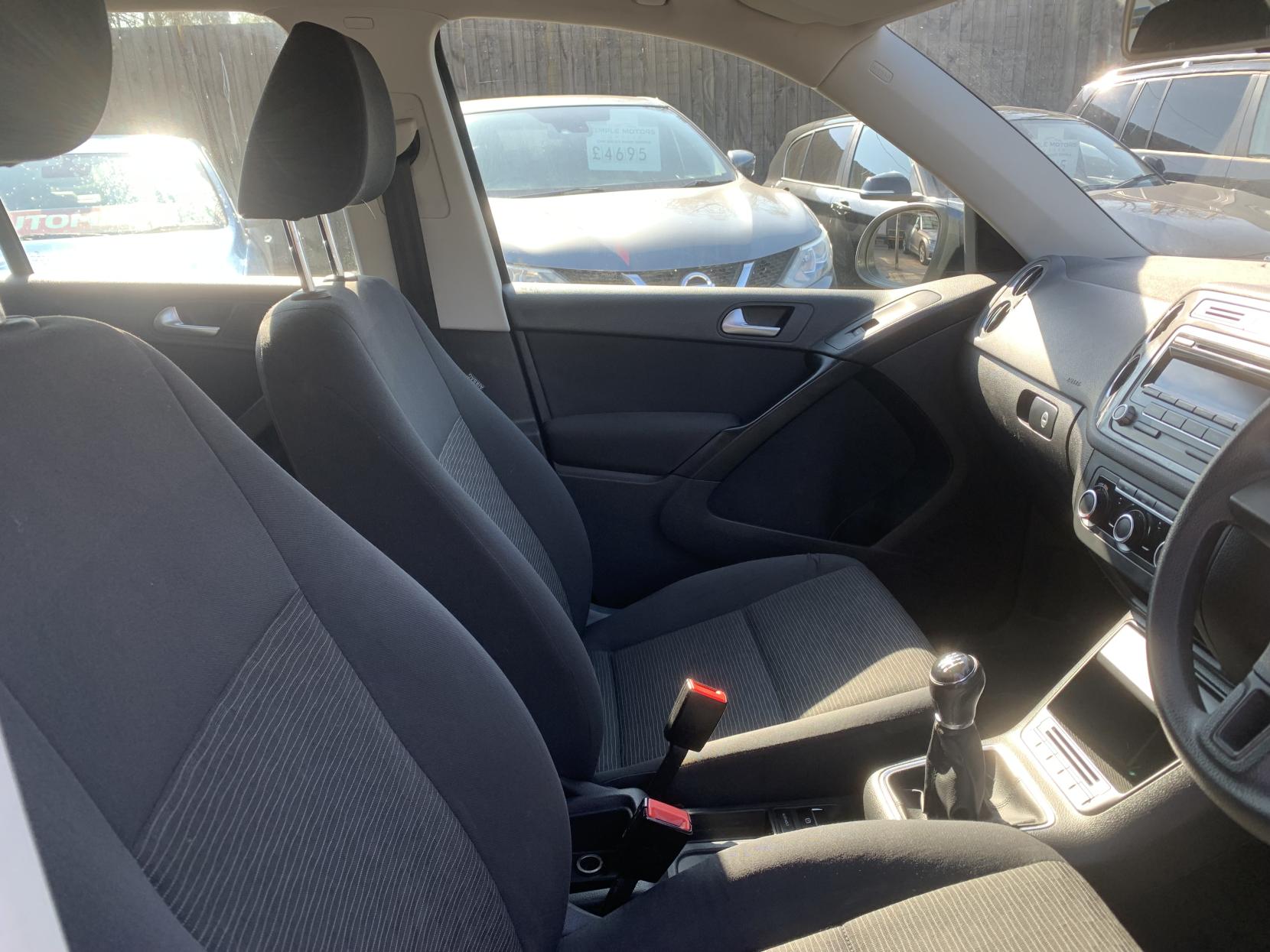 Volkswagen Tiguan 2.0 TDI BlueMotion Tech S SUV 5dr Diesel Manual 2WD Euro 5 (s/s) (110 ps)