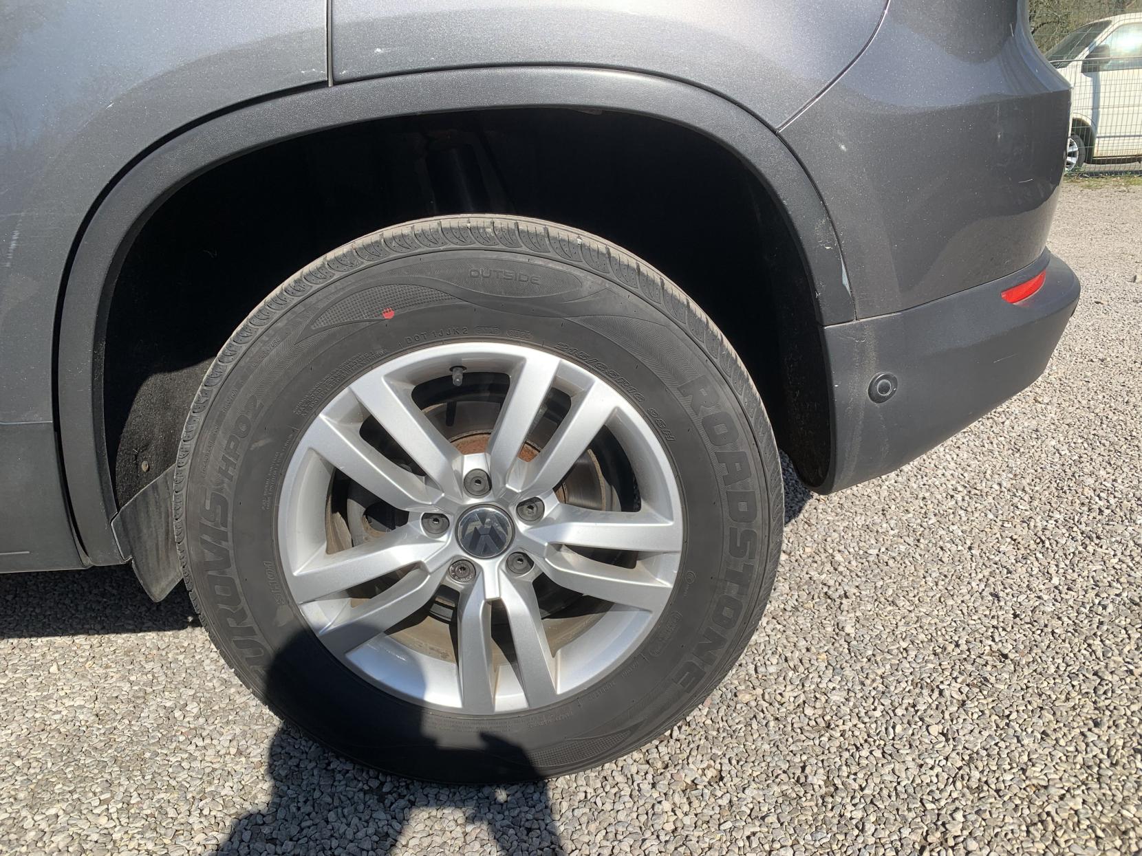 Volkswagen Tiguan 2.0 TDI BlueMotion Tech S SUV 5dr Diesel Manual 2WD Euro 5 (s/s) (110 ps)