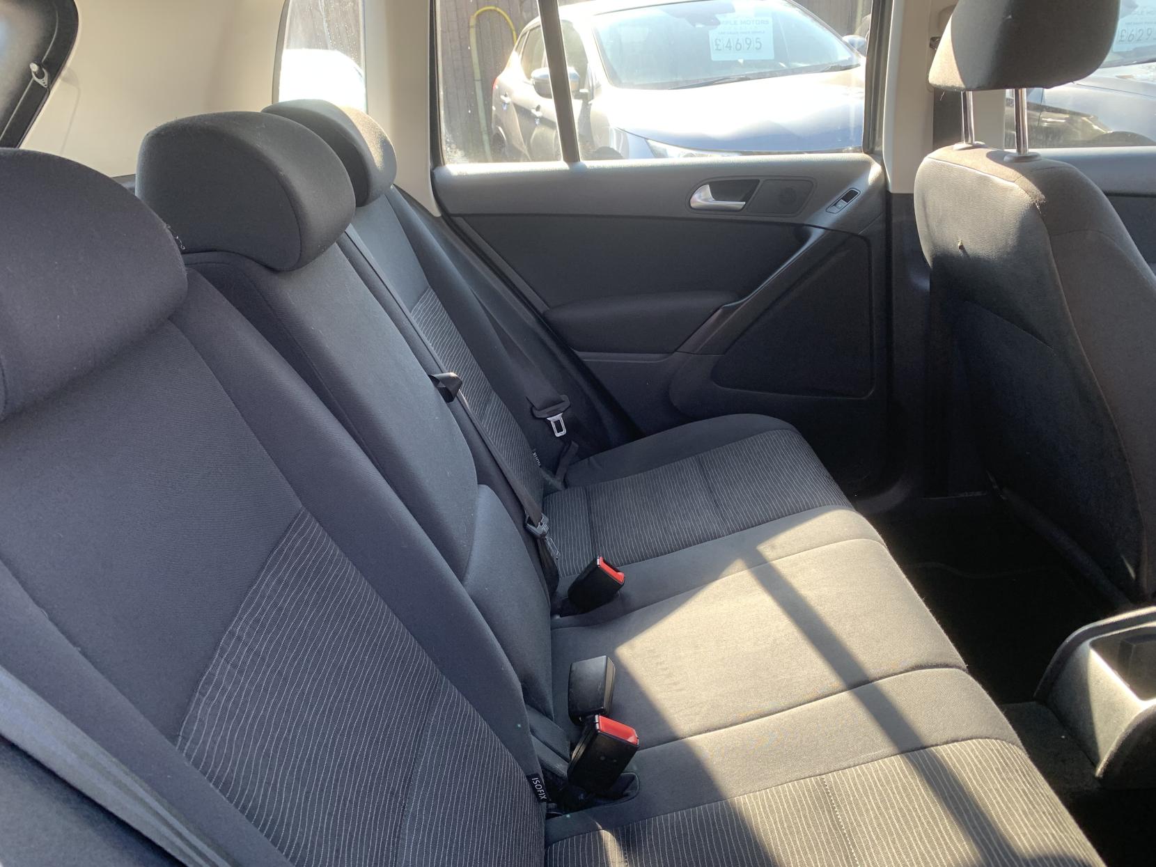 Volkswagen Tiguan 2.0 TDI BlueMotion Tech S SUV 5dr Diesel Manual 2WD Euro 5 (s/s) (110 ps)