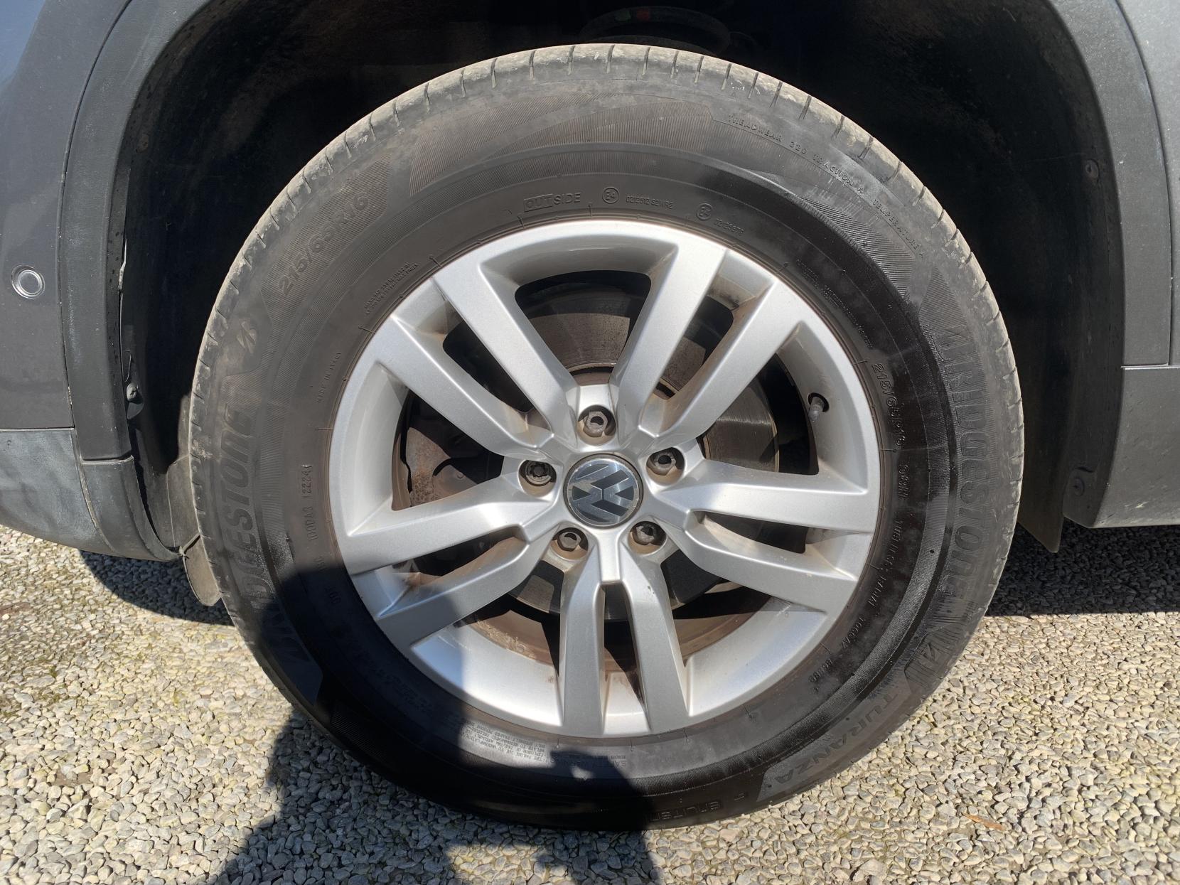 Volkswagen Tiguan 2.0 TDI BlueMotion Tech S SUV 5dr Diesel Manual 2WD Euro 5 (s/s) (110 ps)