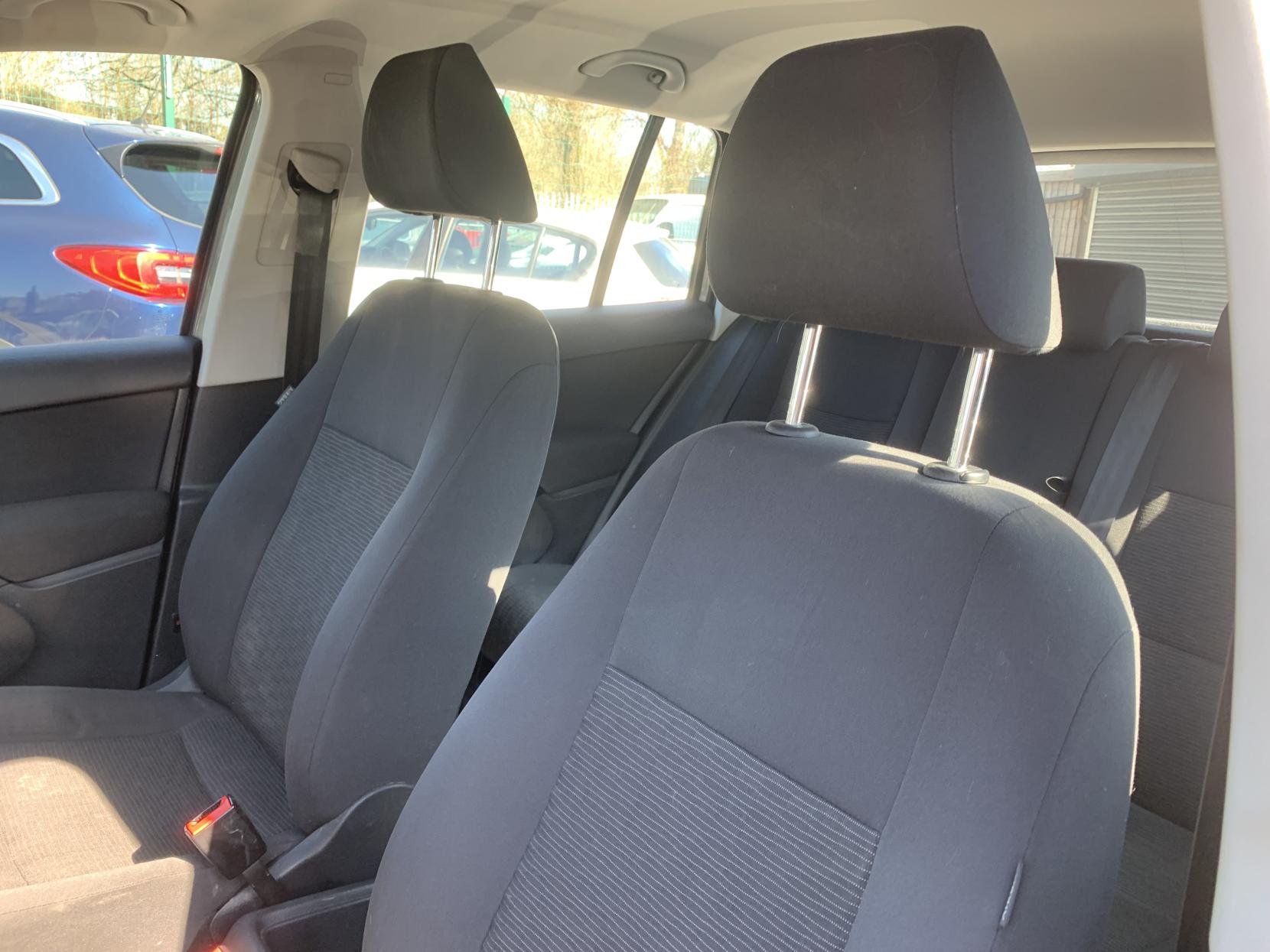 Volkswagen Tiguan 2.0 TDI BlueMotion Tech S SUV 5dr Diesel Manual 2WD Euro 5 (s/s) (110 ps)