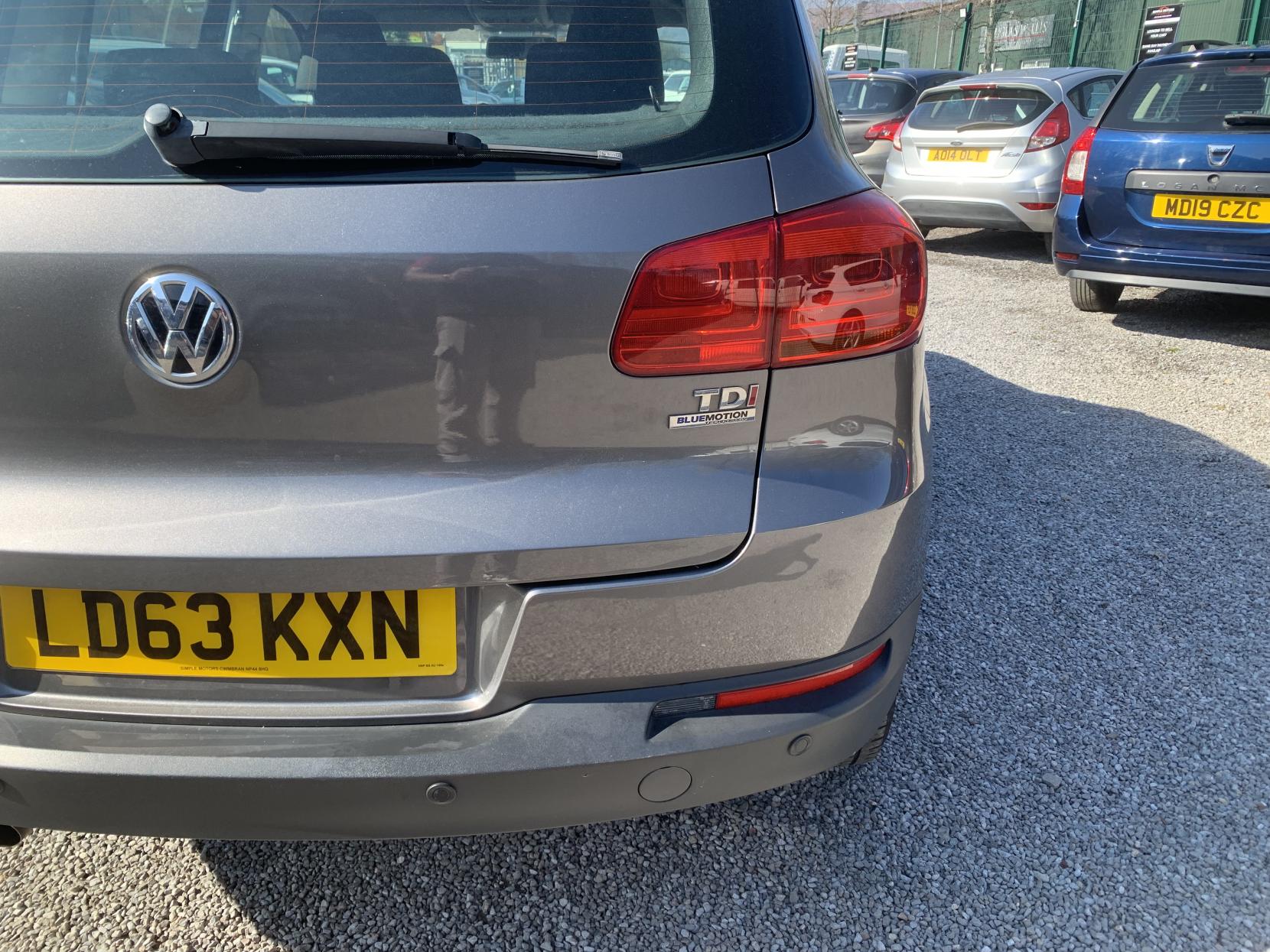 Volkswagen Tiguan 2.0 TDI BlueMotion Tech S SUV 5dr Diesel Manual 2WD Euro 5 (s/s) (110 ps)