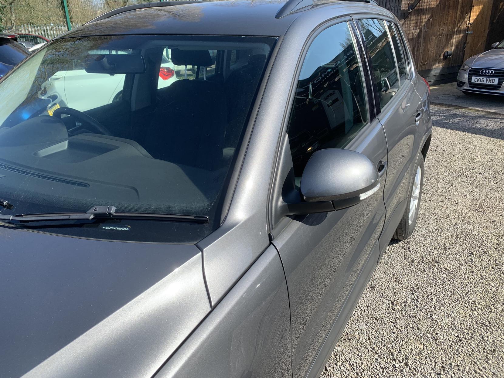 Volkswagen Tiguan 2.0 TDI BlueMotion Tech S SUV 5dr Diesel Manual 2WD Euro 5 (s/s) (110 ps)