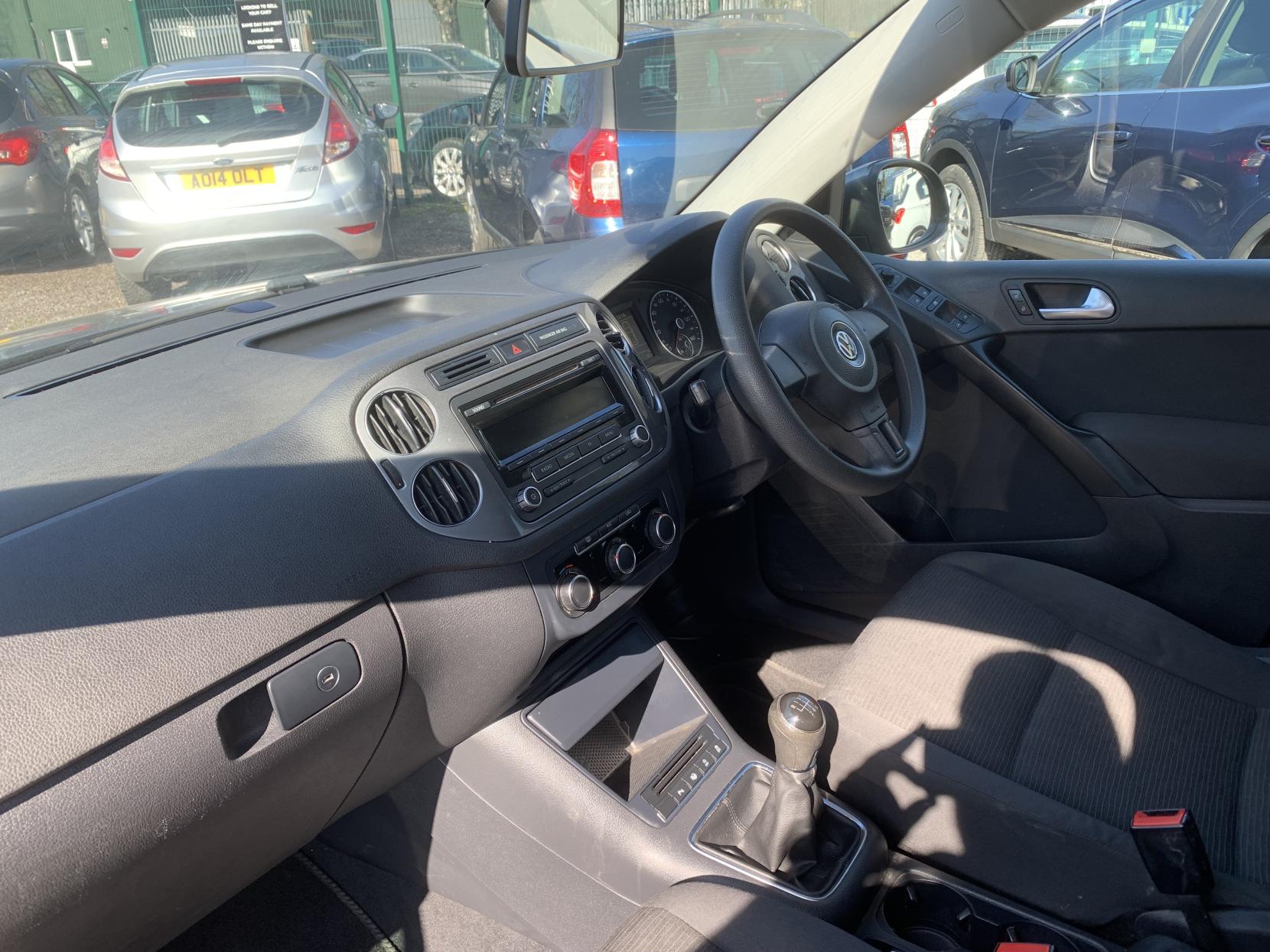 Volkswagen Tiguan 2.0 TDI BlueMotion Tech S SUV 5dr Diesel Manual 2WD Euro 5 (s/s) (110 ps)