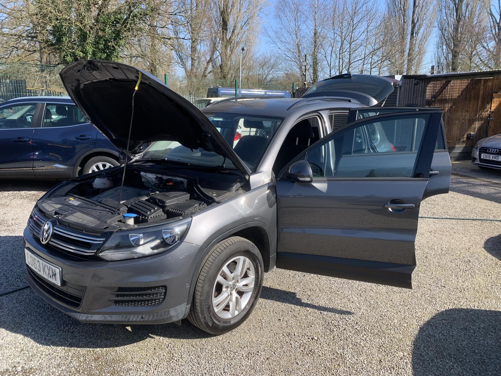 Volkswagen Tiguan 2.0 TDI BlueMotion Tech S SUV 5dr Diesel Manual 2WD Euro 5 (s/s) (110 ps)