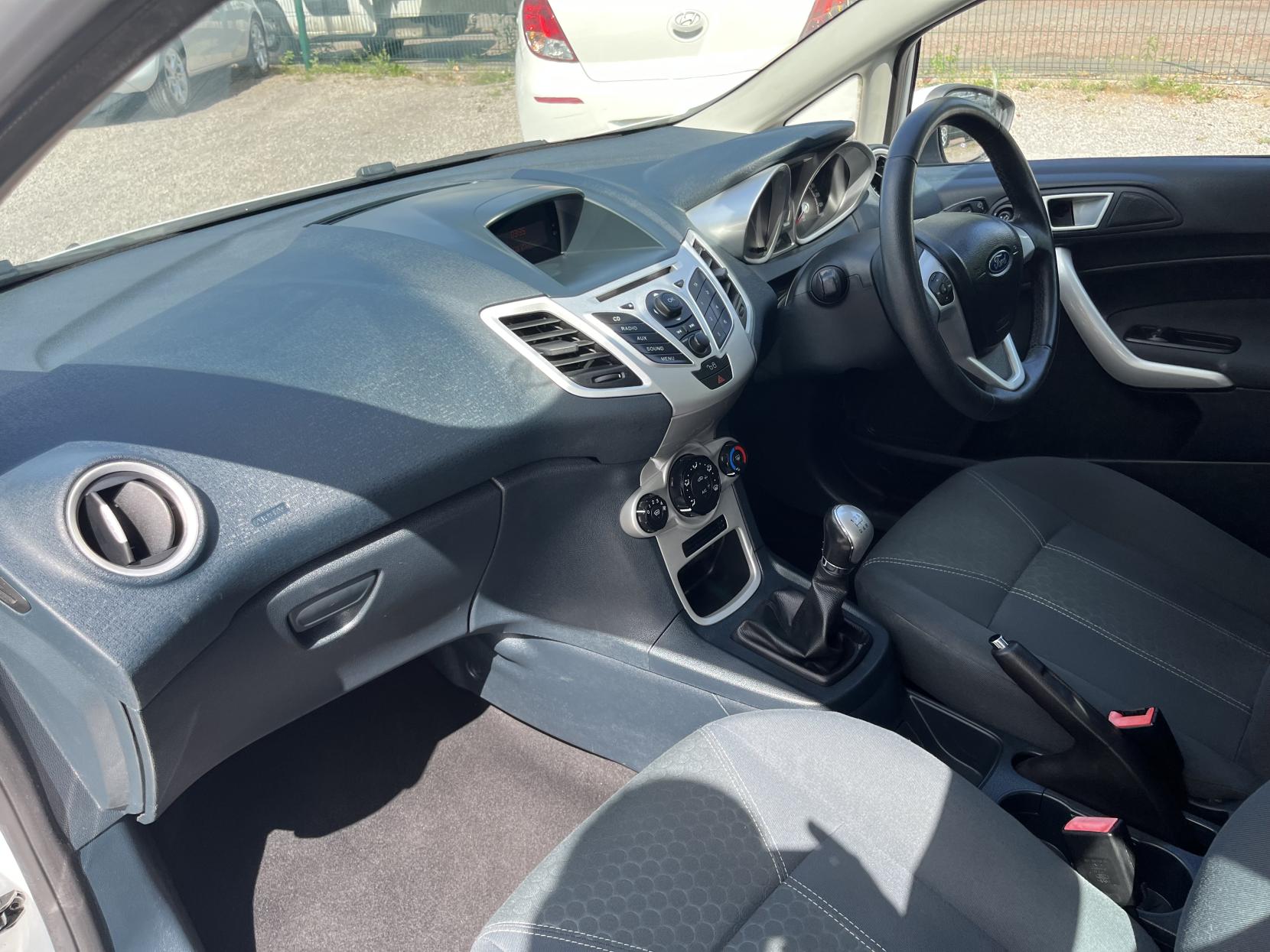 2012 00 FORD FIESTA