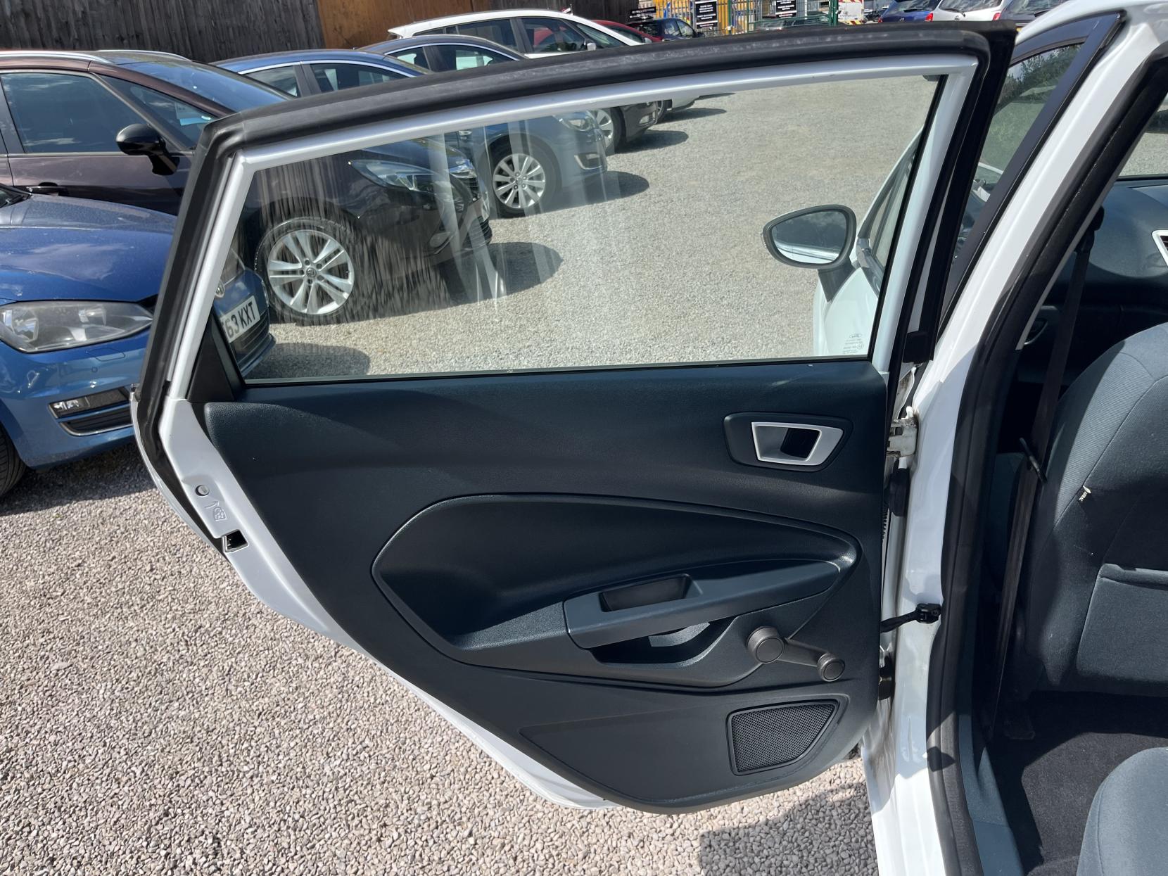 2012 00 FORD FIESTA
