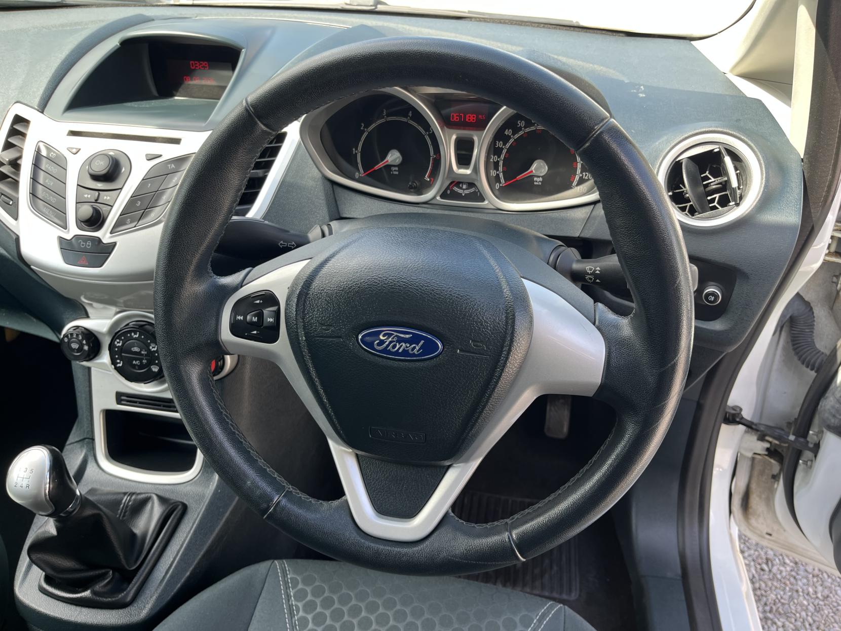 2012 00 FORD FIESTA