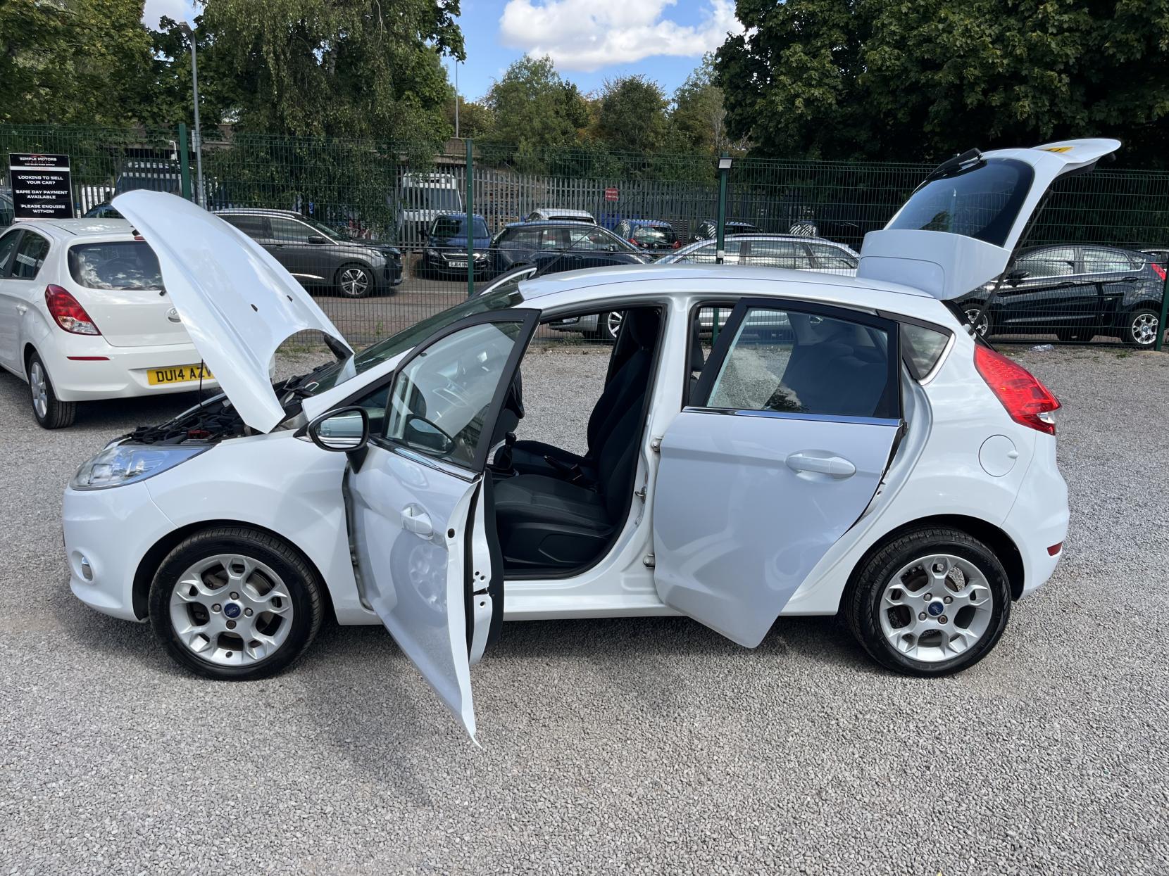 2012 00 FORD FIESTA