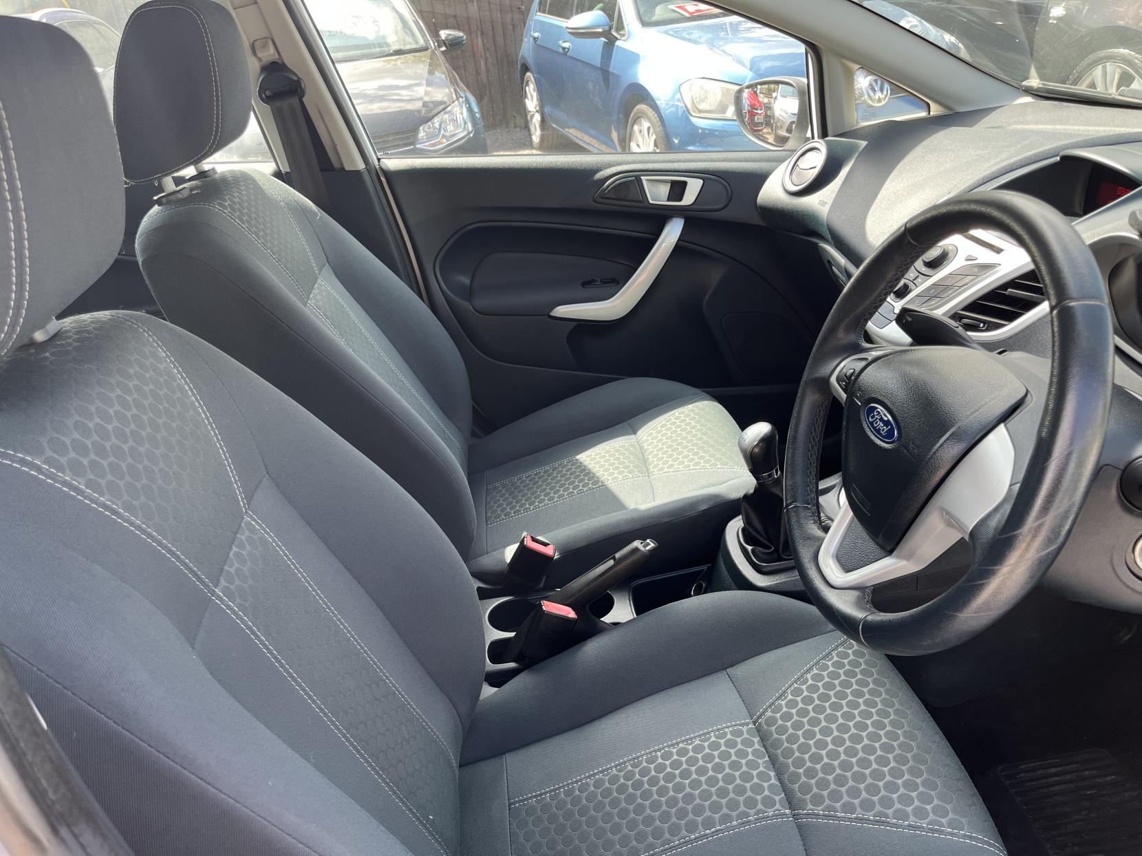 2012 00 FORD FIESTA