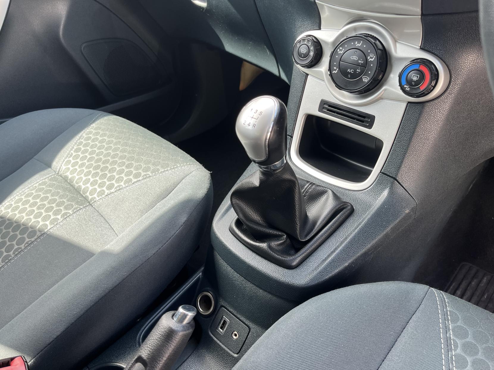 2012 00 FORD FIESTA