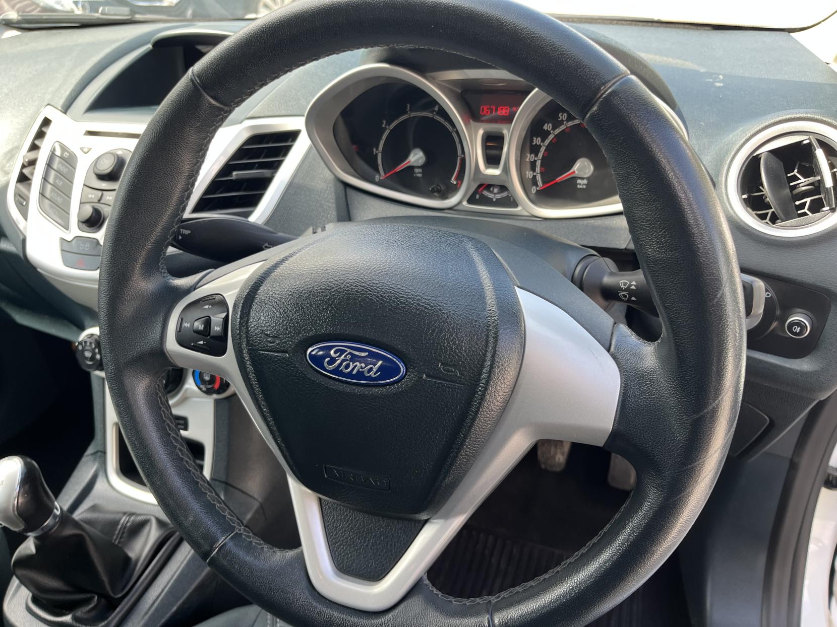 2012 00 FORD FIESTA