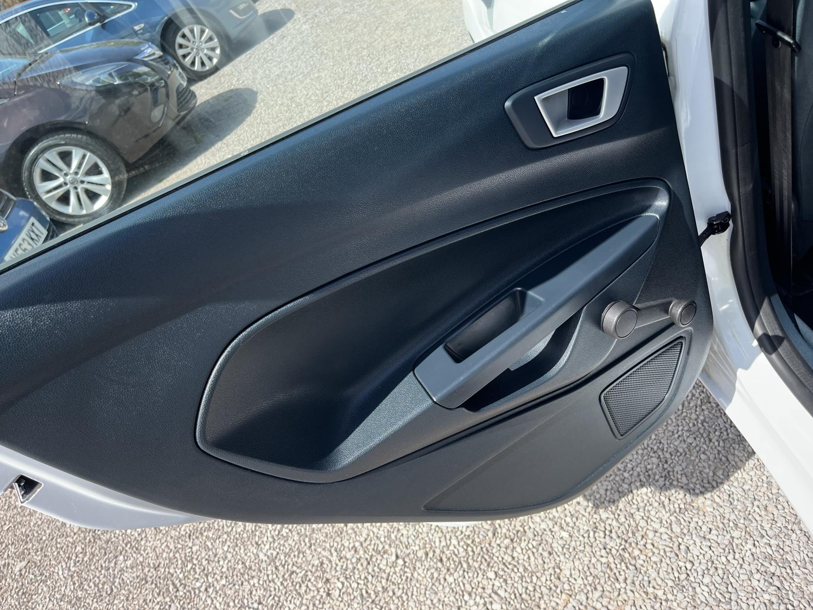 2012 00 FORD FIESTA