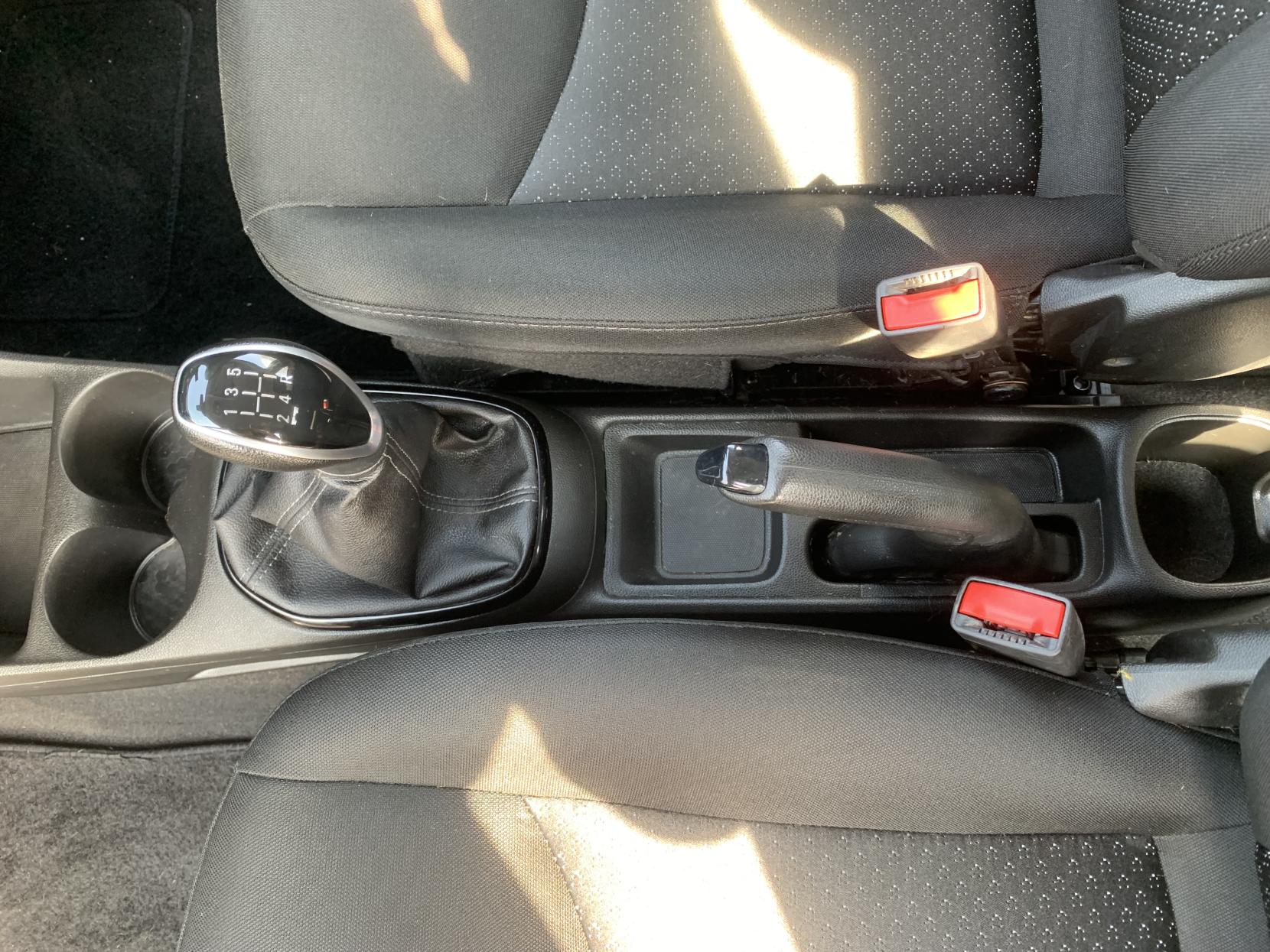 Vauxhall Viva 1.0i SE Hatchback 5dr Petrol Manual Euro 6 (a/c) (73 ps)