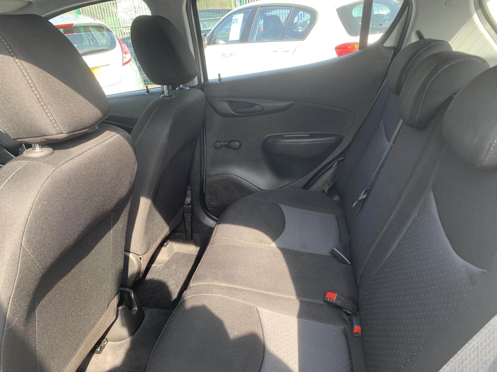 Vauxhall Viva 1.0i SE Hatchback 5dr Petrol Manual Euro 6 (a/c) (73 ps)