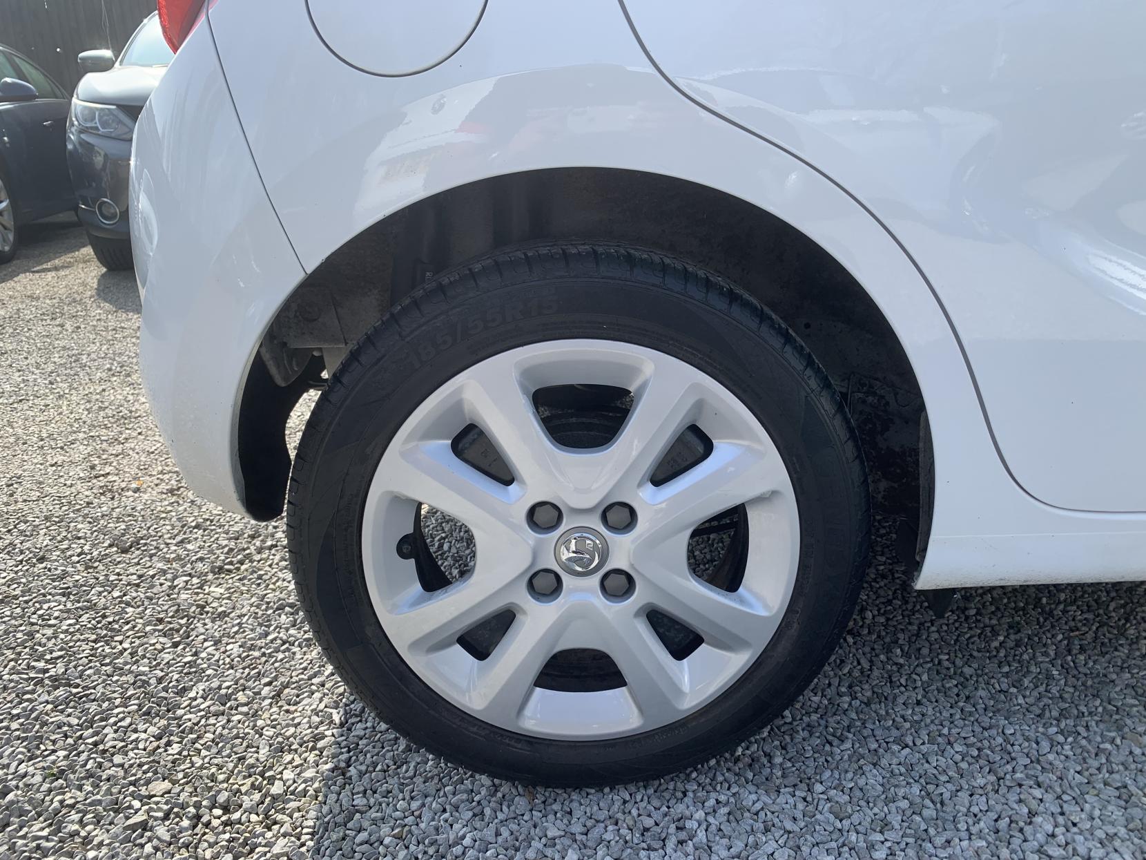 Vauxhall Viva 1.0i SE Hatchback 5dr Petrol Manual Euro 6 (a/c) (73 ps)