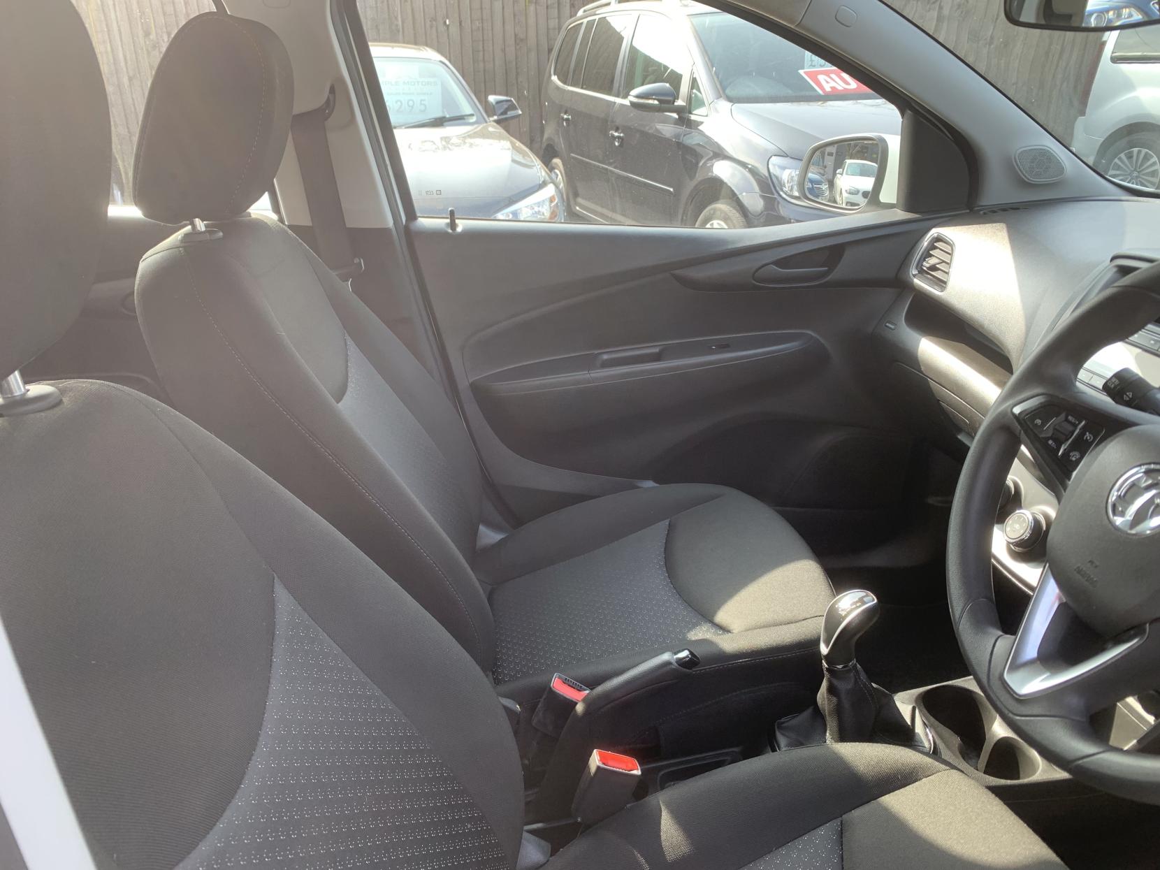 Vauxhall Viva 1.0i SE Hatchback 5dr Petrol Manual Euro 6 (a/c) (73 ps)