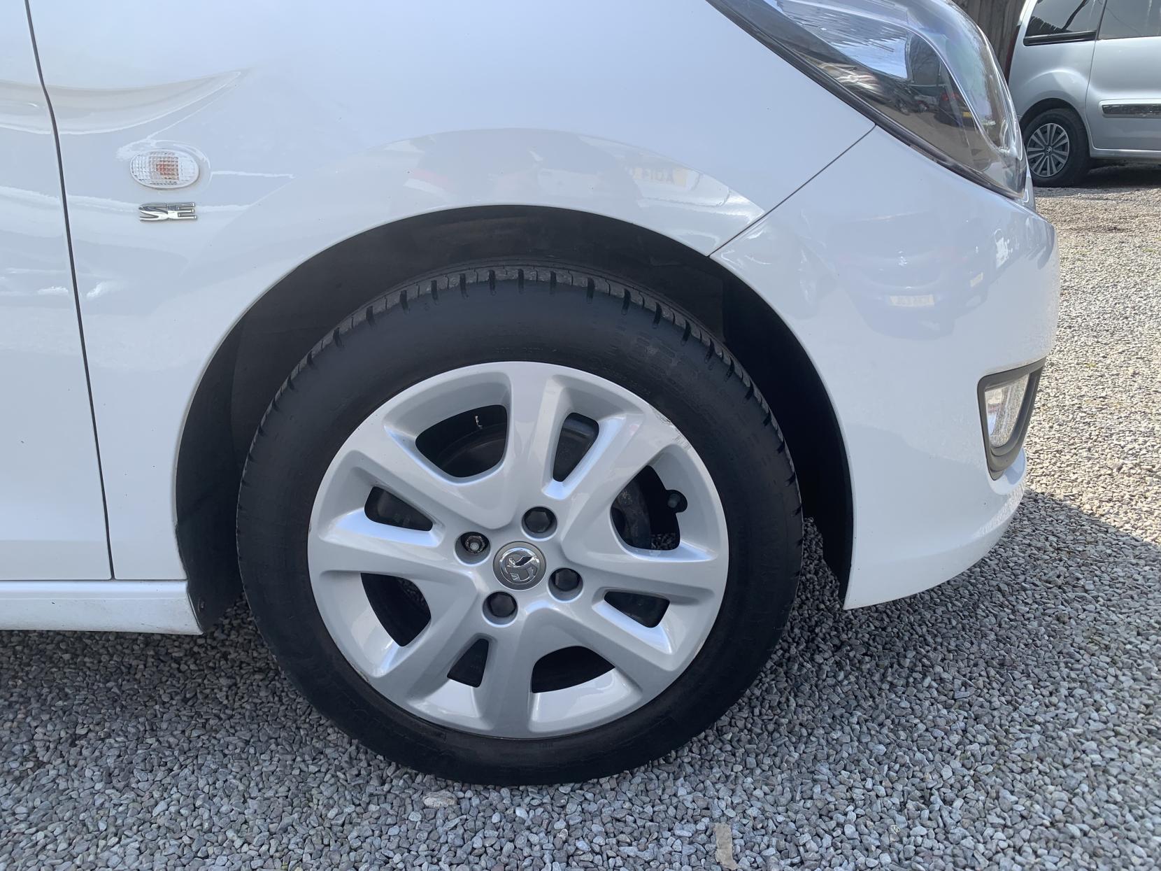 Vauxhall Viva 1.0i SE Hatchback 5dr Petrol Manual Euro 6 (a/c) (73 ps)